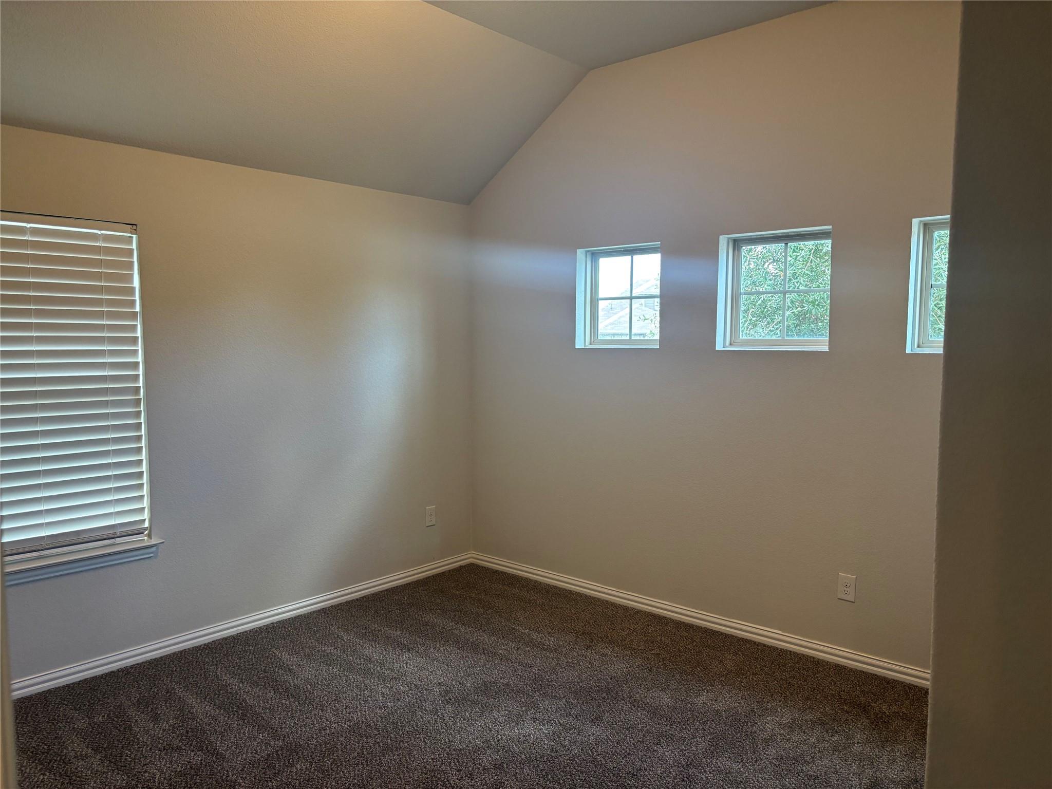 330 Algaroba Loop Property Photo 12