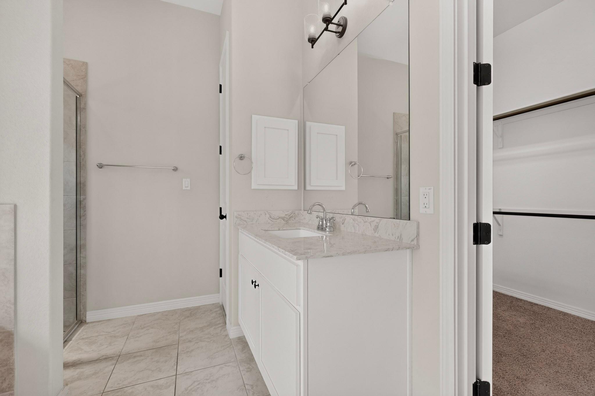 2433 La Mirada St Property Photo 9