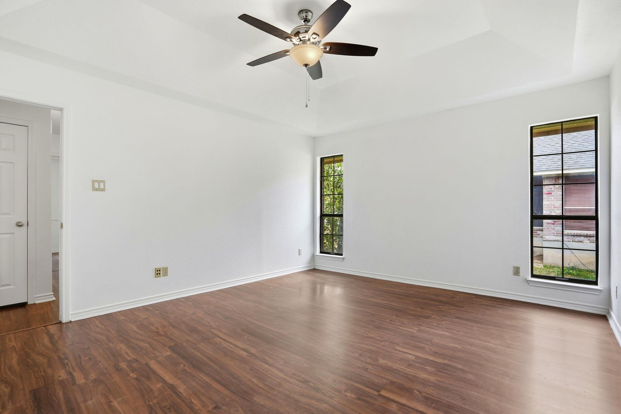 306 Woodstone Dr Property Photo 29