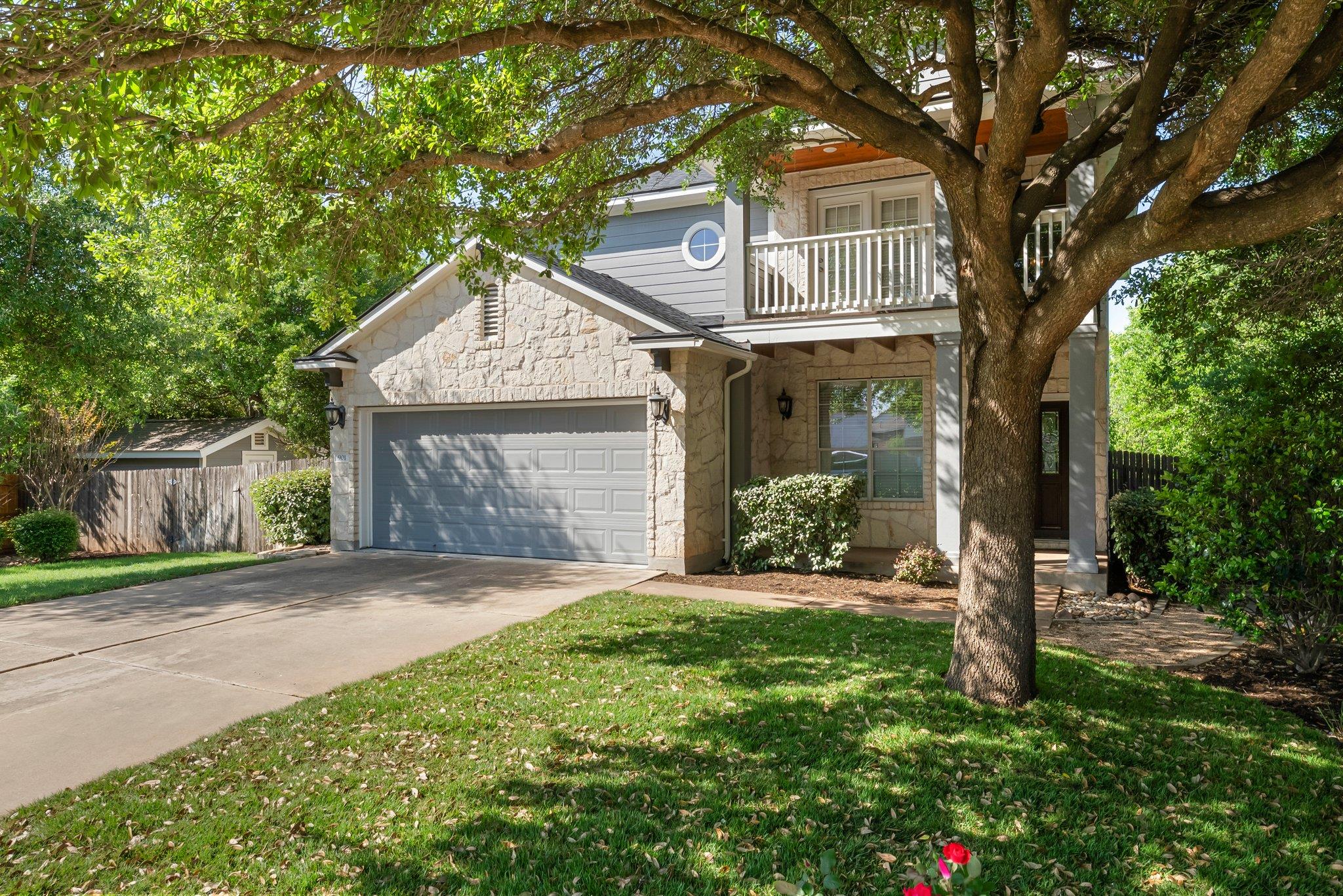 901 Middle Brook Dr Property Photo 1