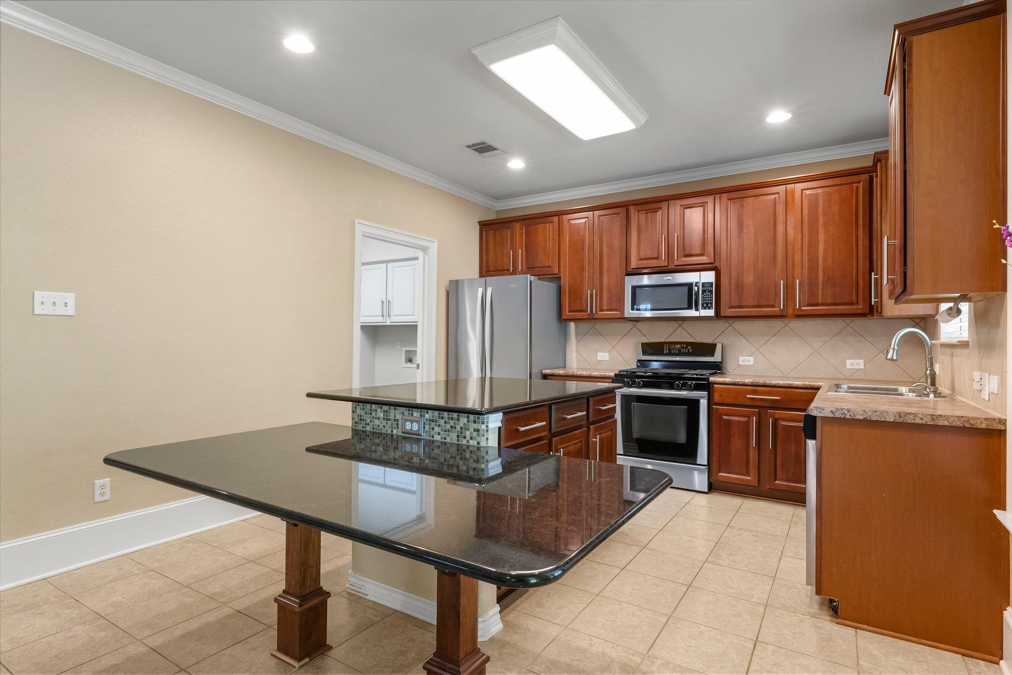 901 Middle Brook Dr Property Photo 12