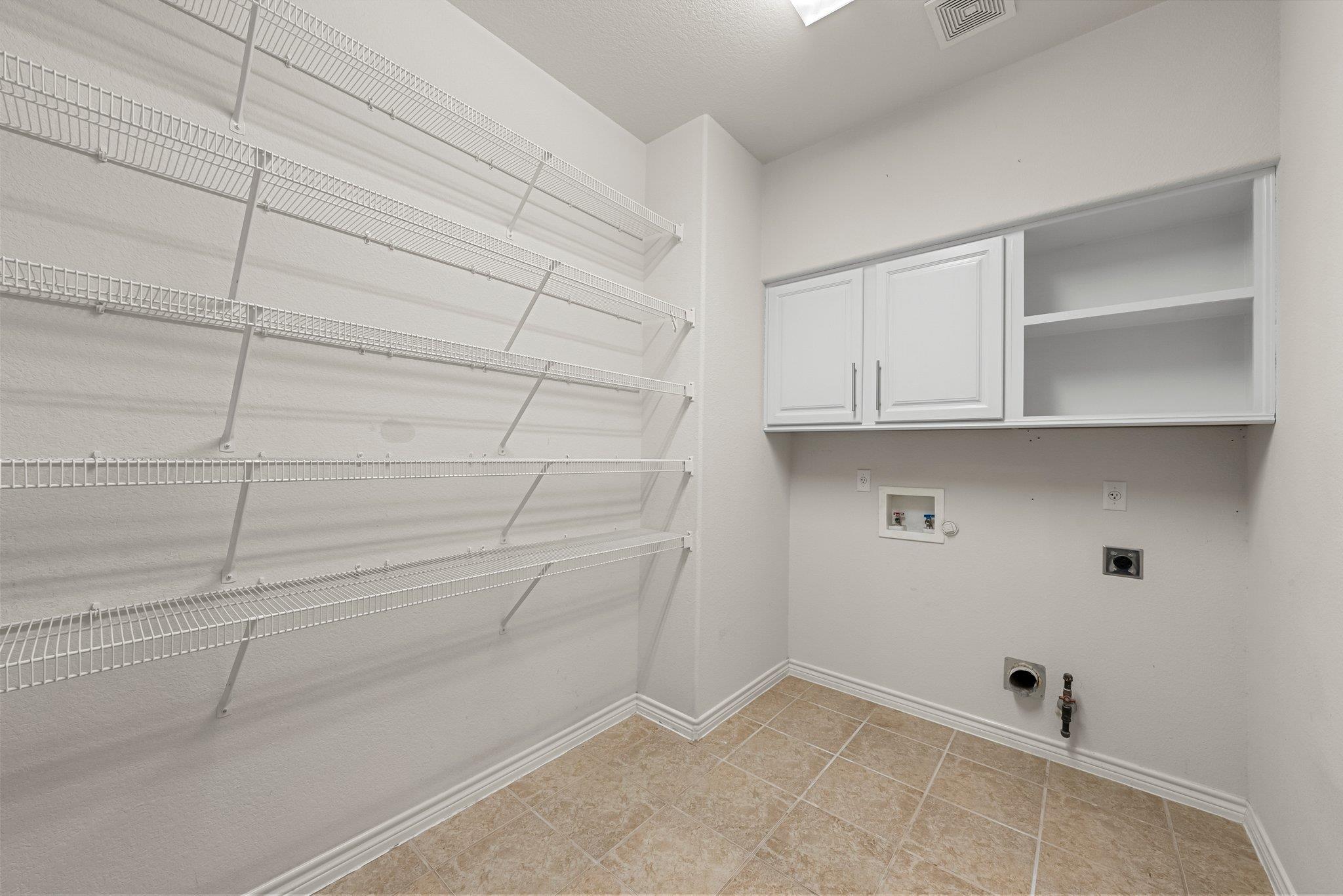 901 Middle Brook Dr Property Photo 13