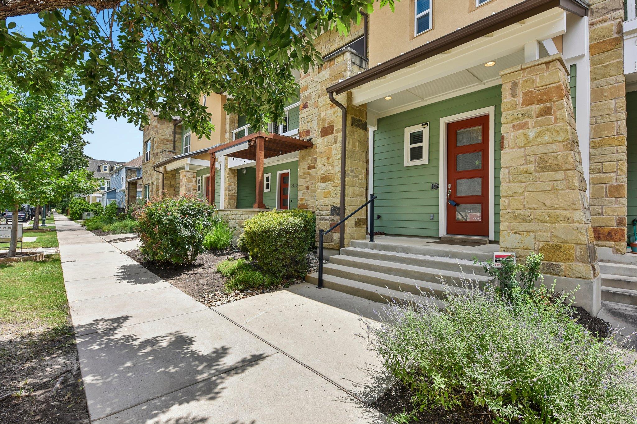 3917 Vaughan St Property Photo 1