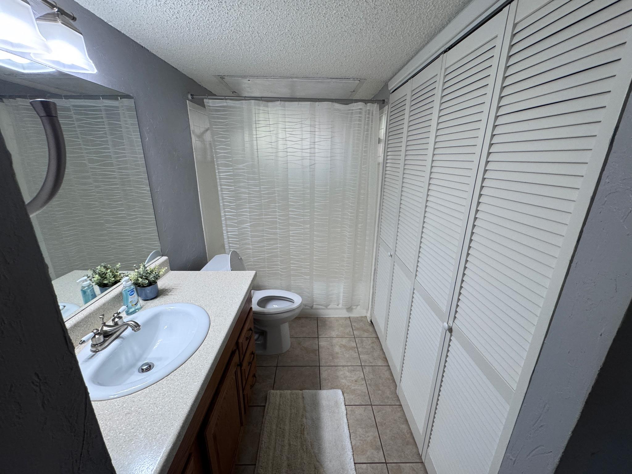 1015 E Yager Ln #172 Property Photo 15