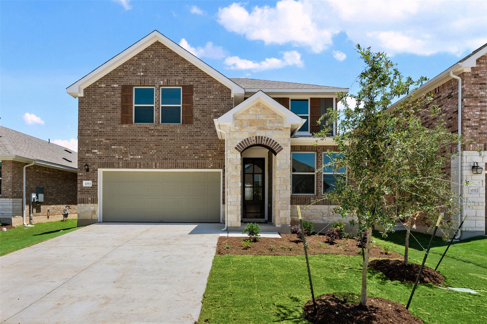 275 Crater Lake Dr Property Photo 4