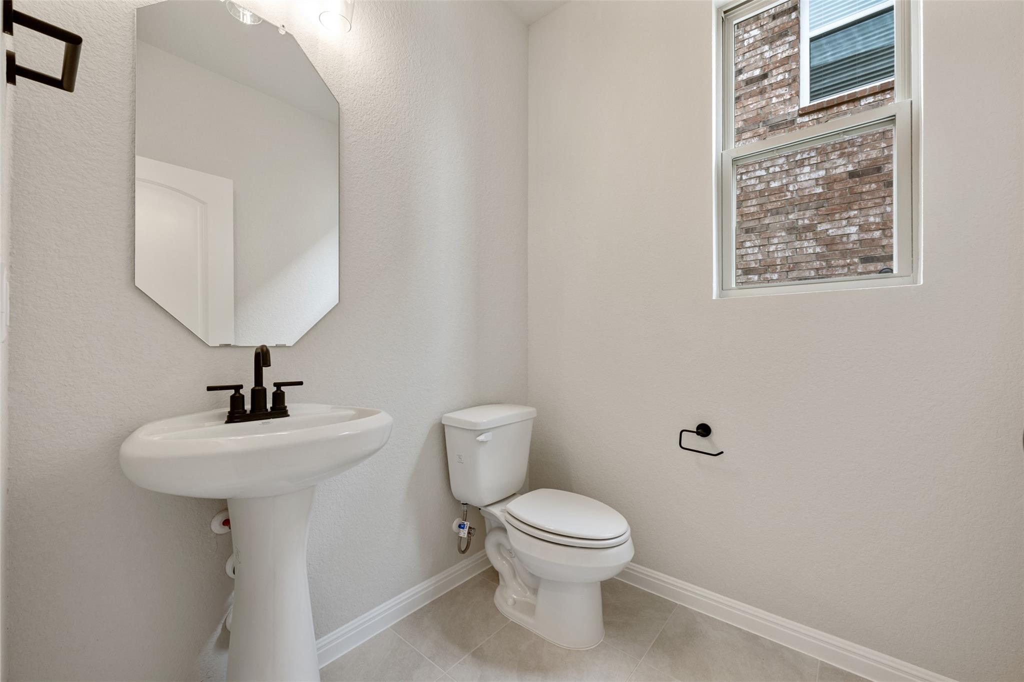 275 Crater Lake Dr Property Photo 11