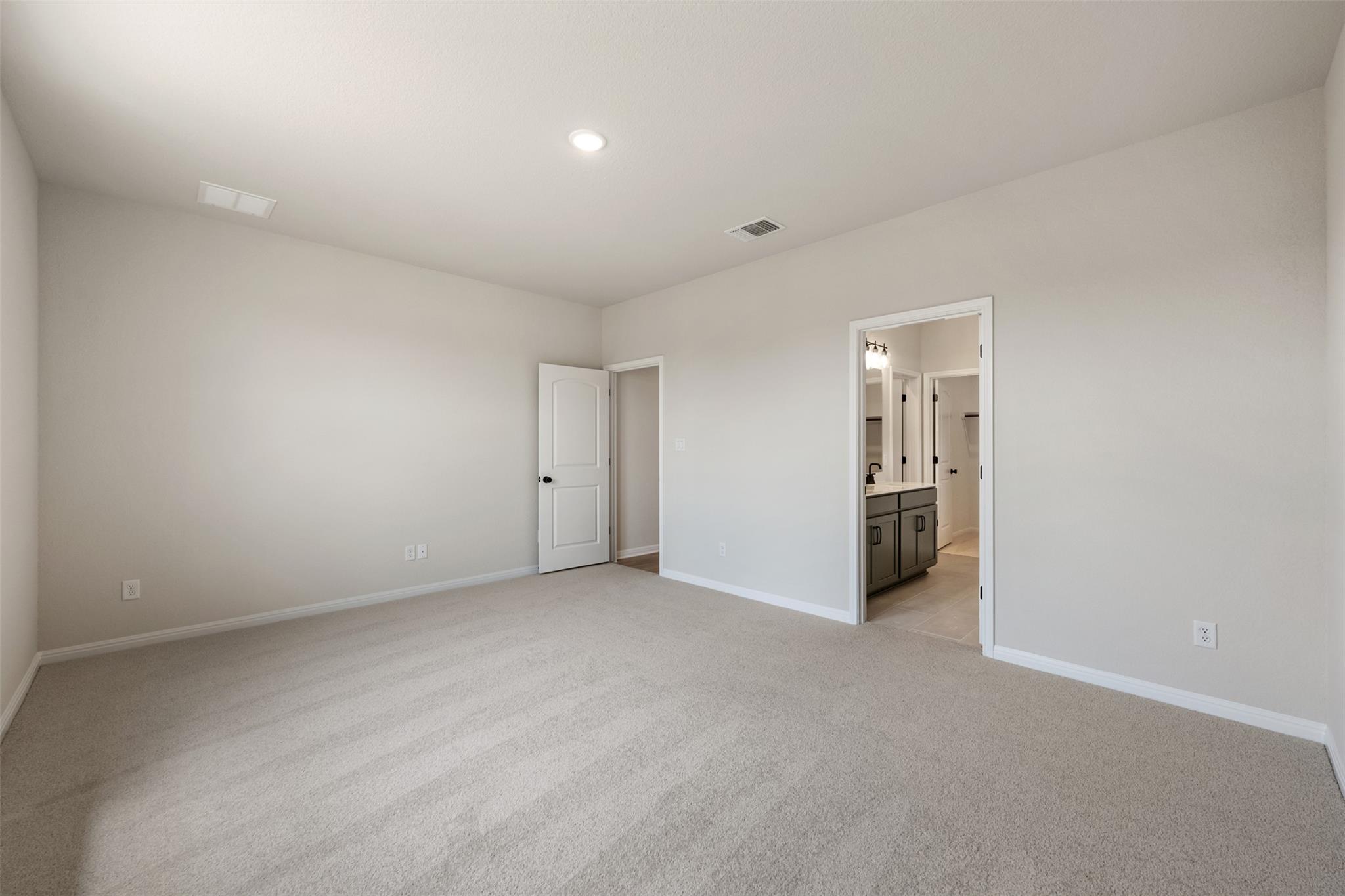 275 Crater Lake Dr Property Photo 21