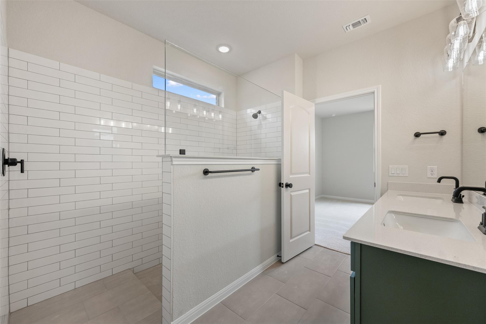 275 Crater Lake Dr Property Photo 25