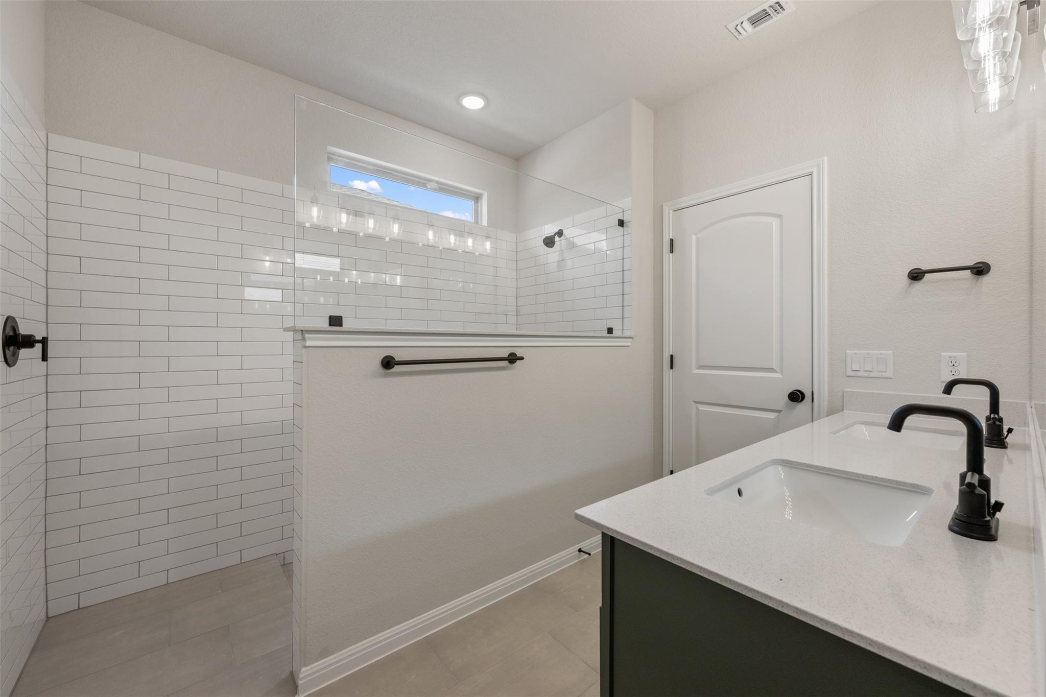 275 Crater Lake Dr Property Photo 26