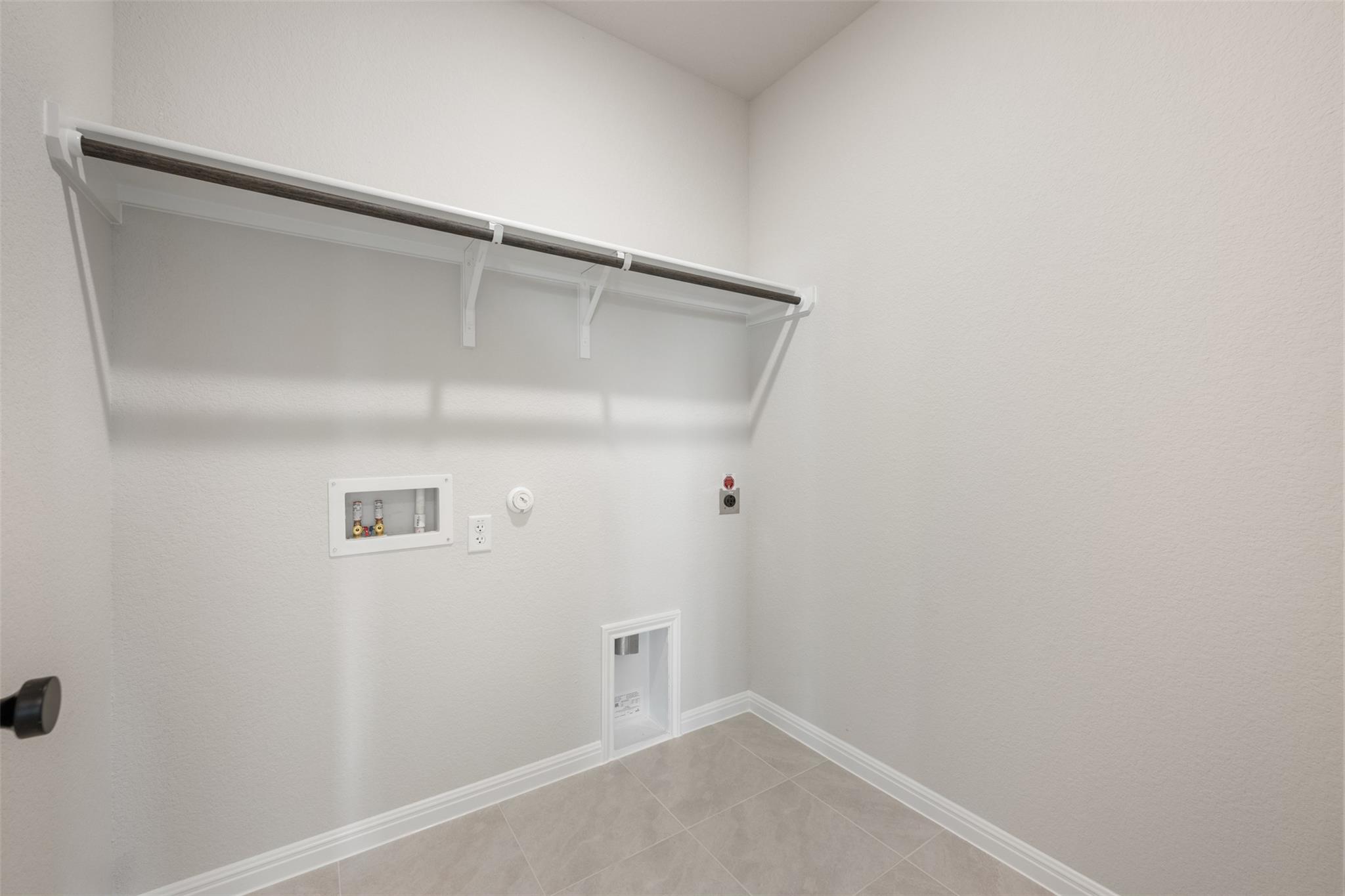 275 Crater Lake Dr Property Photo 28