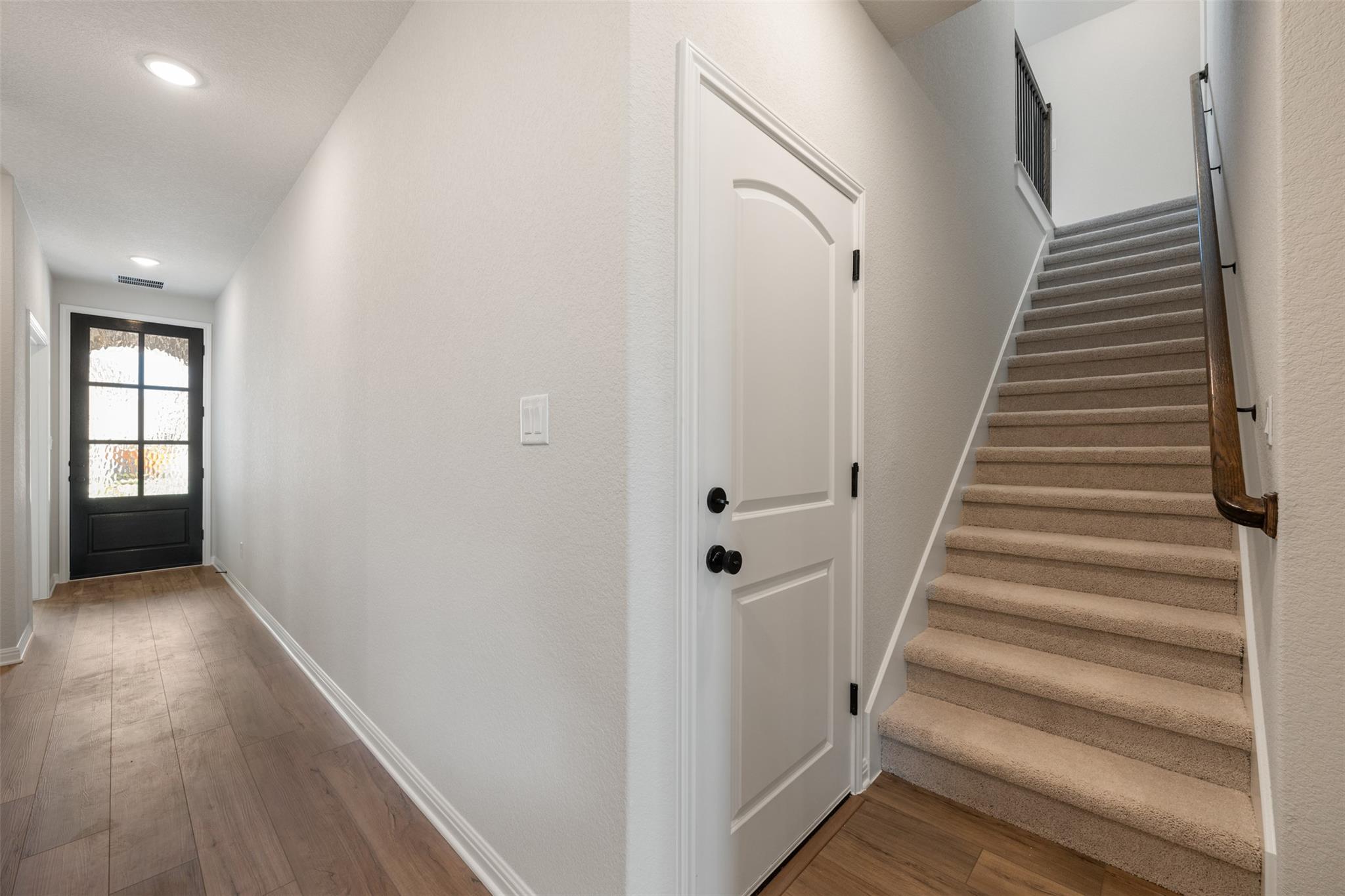275 Crater Lake Dr Property Photo 29