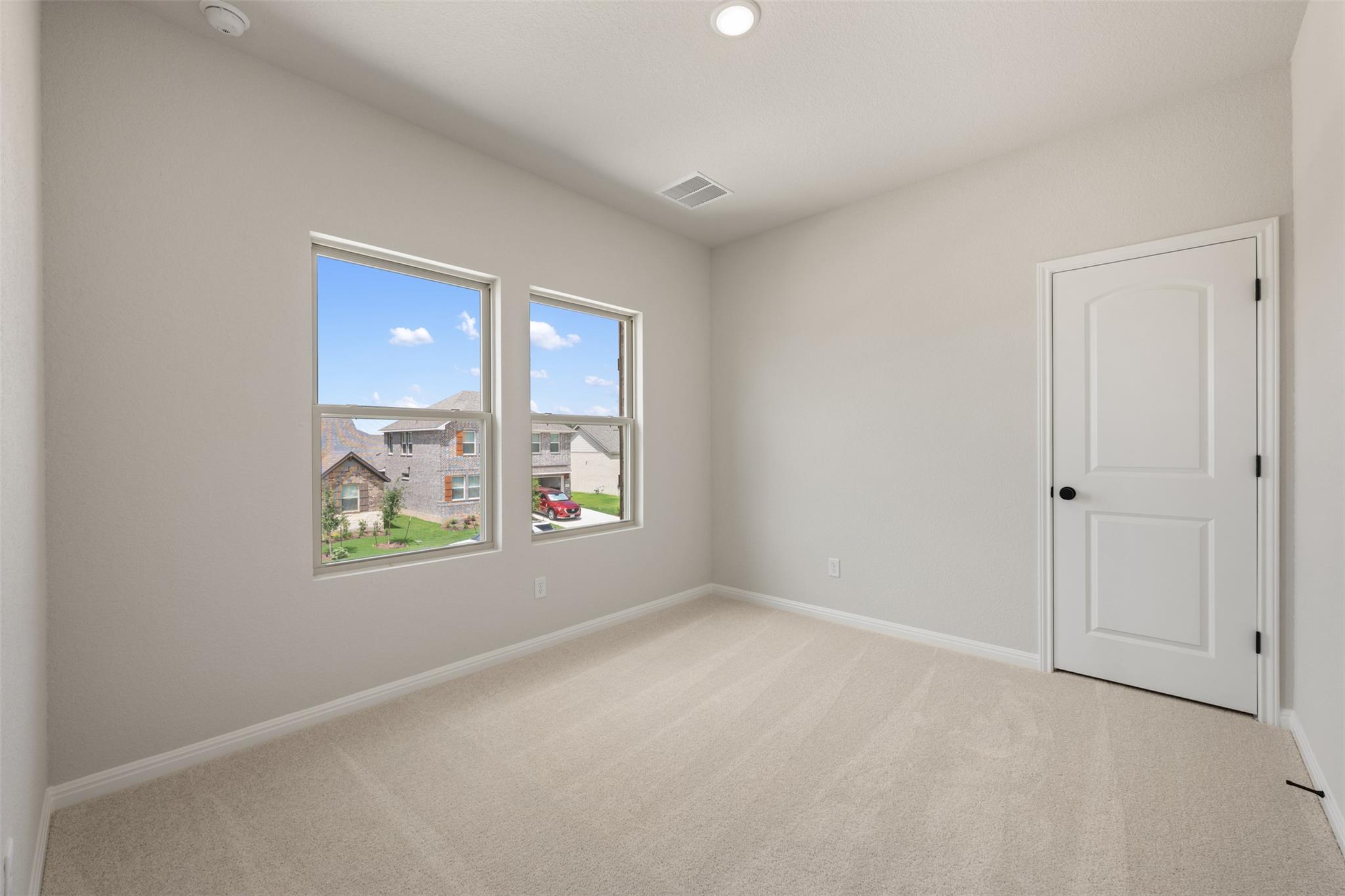 275 Crater Lake Dr Property Photo 33