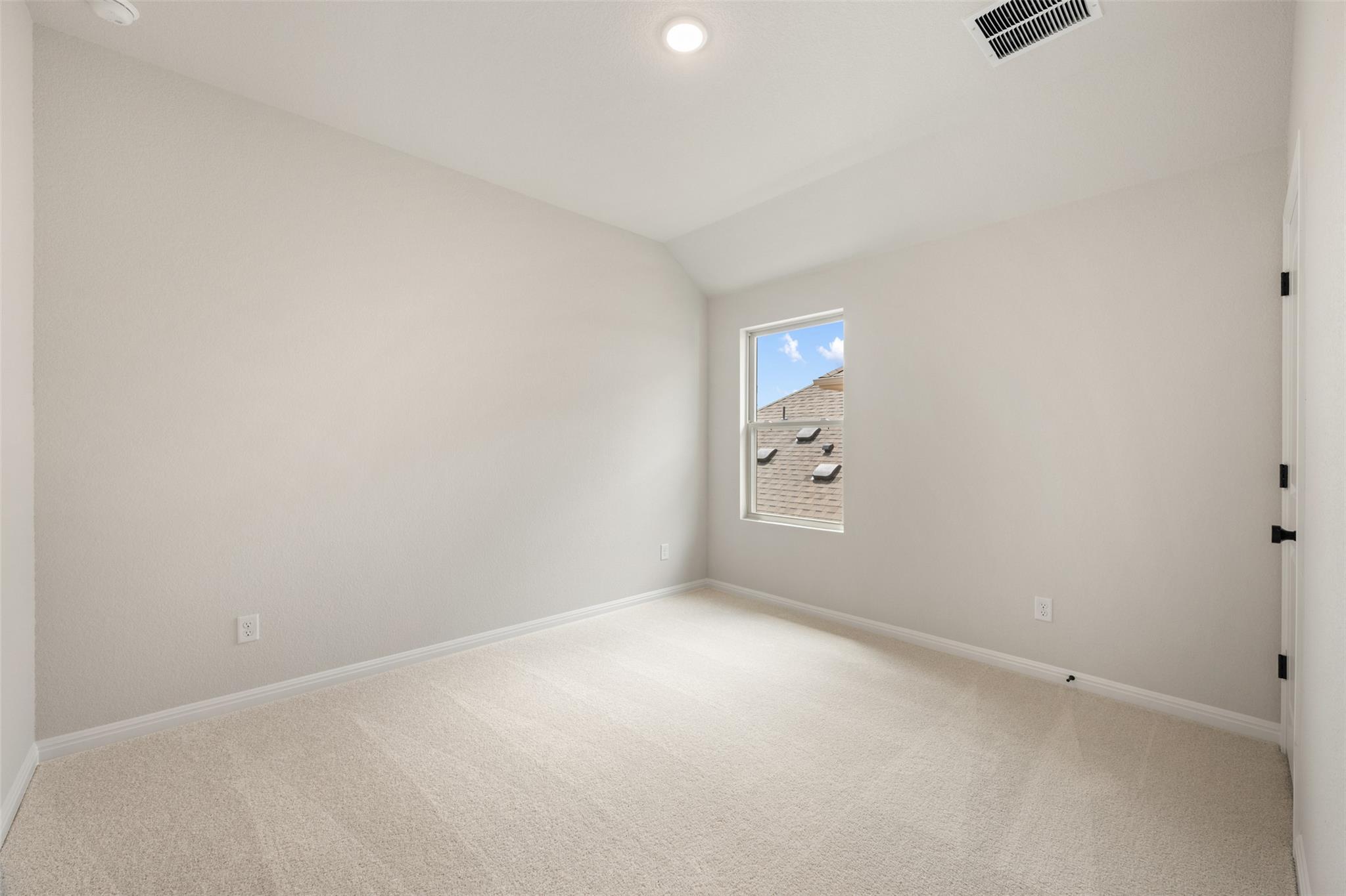 275 Crater Lake Dr Property Photo 34