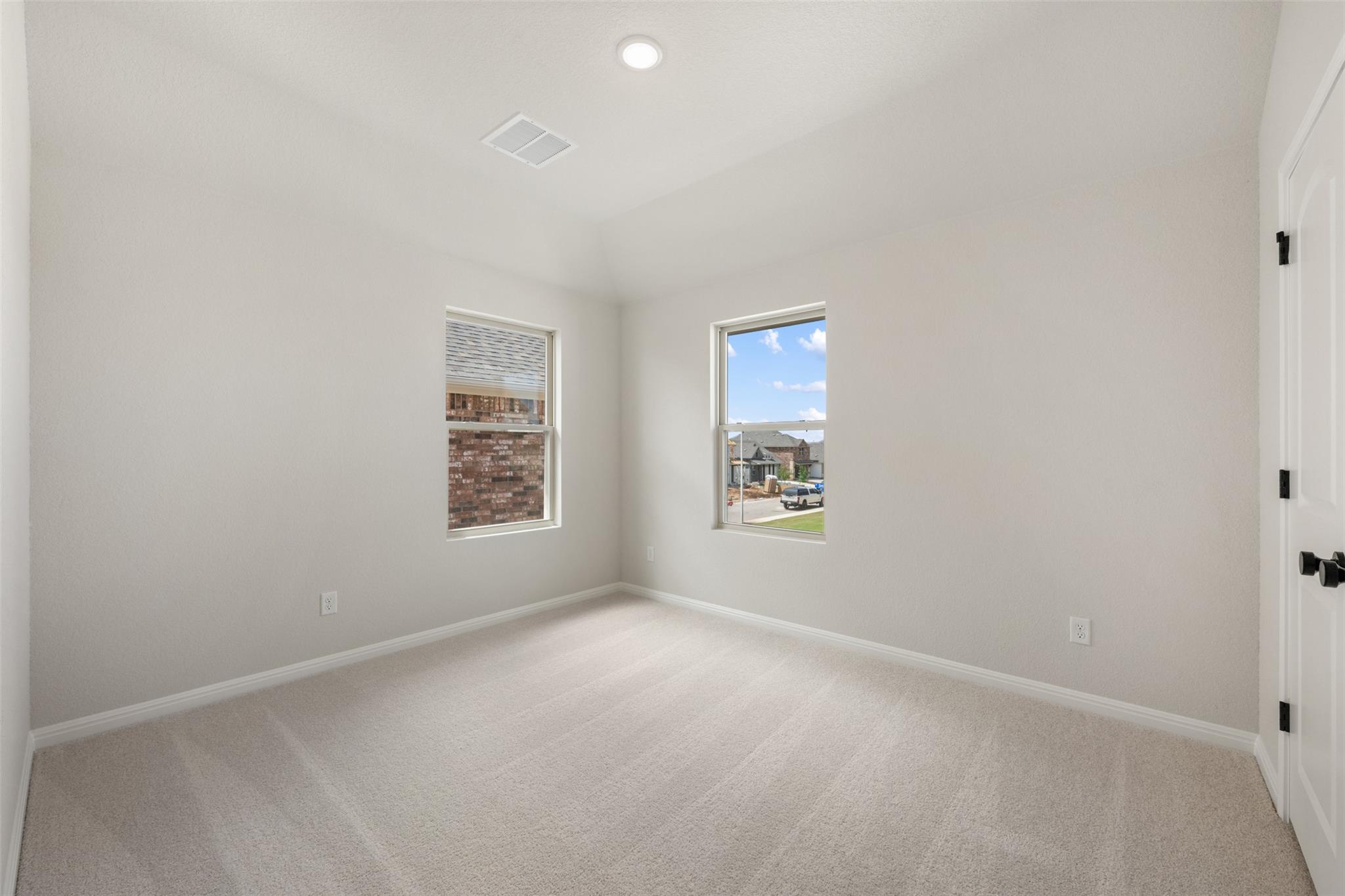 275 Crater Lake Dr Property Photo 35