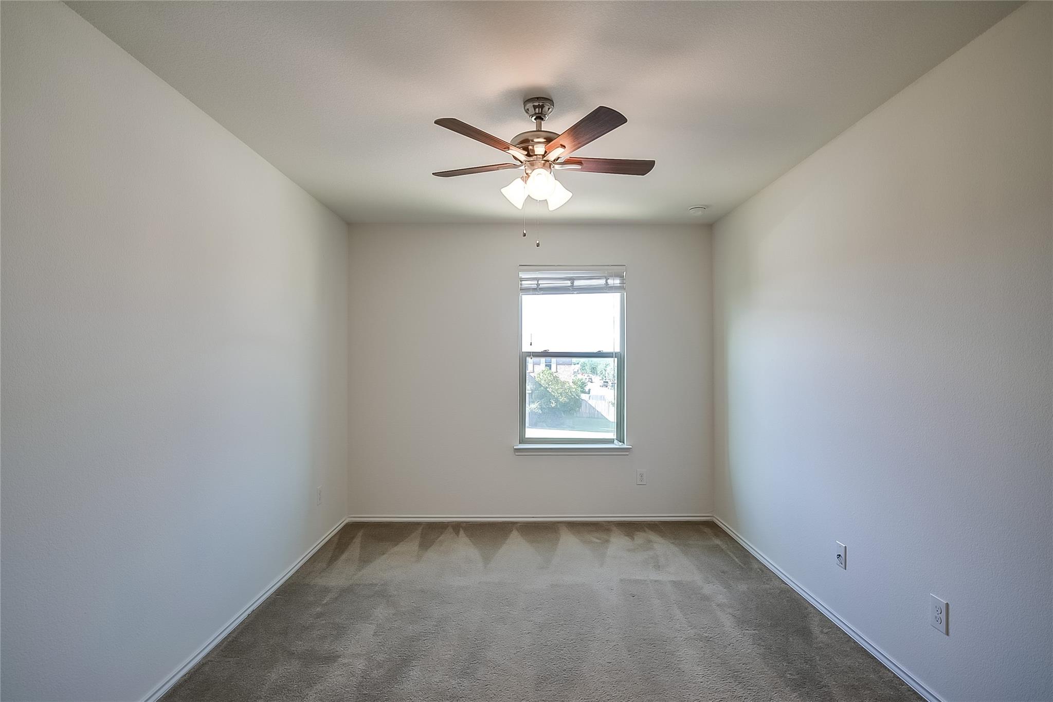 518 Carrington St Property Photo 24