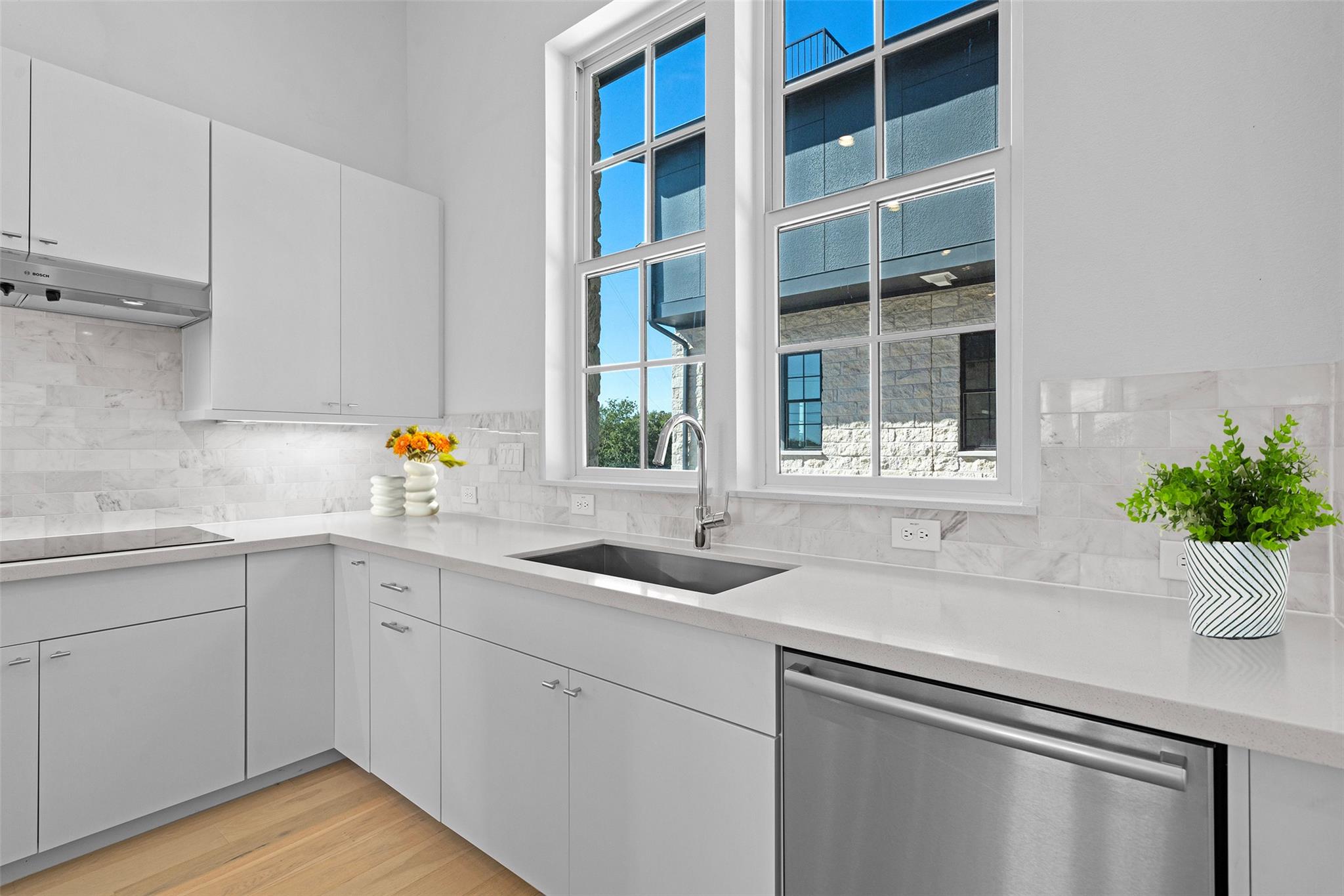 277 Pullman Ct Property Photo 8
