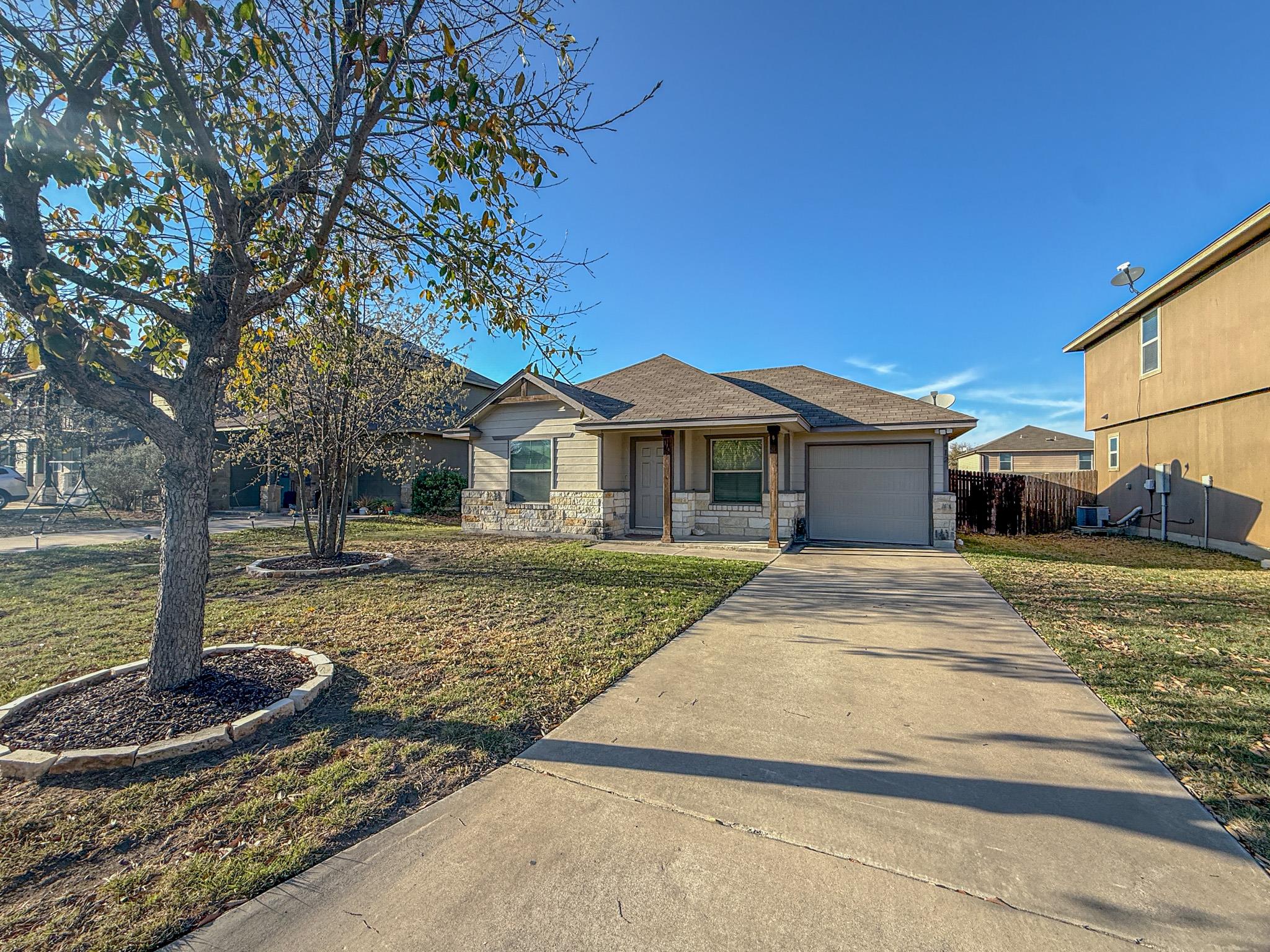 412 Azurite Dr Property Photo 2