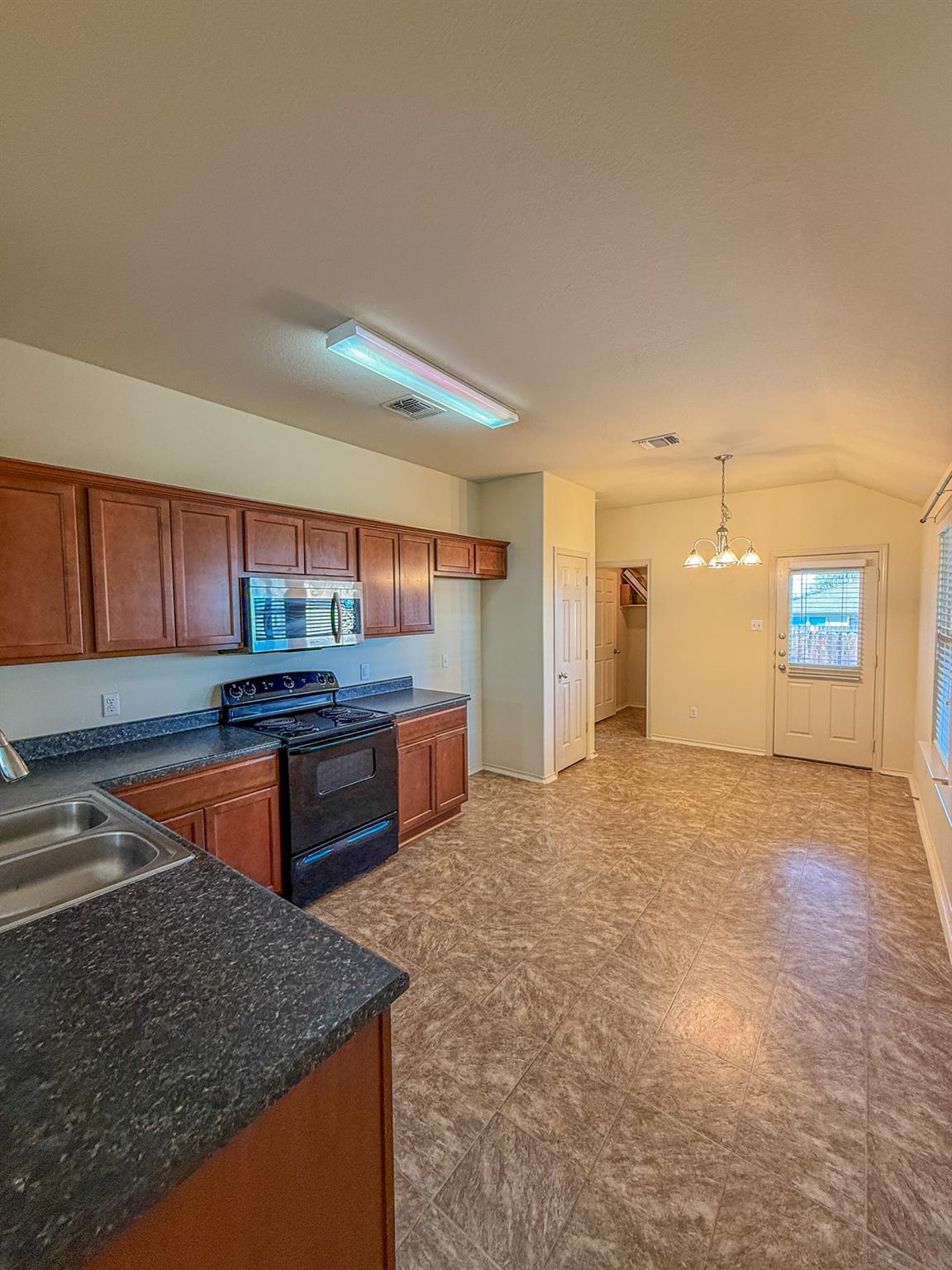 412 Azurite Dr Property Photo 8