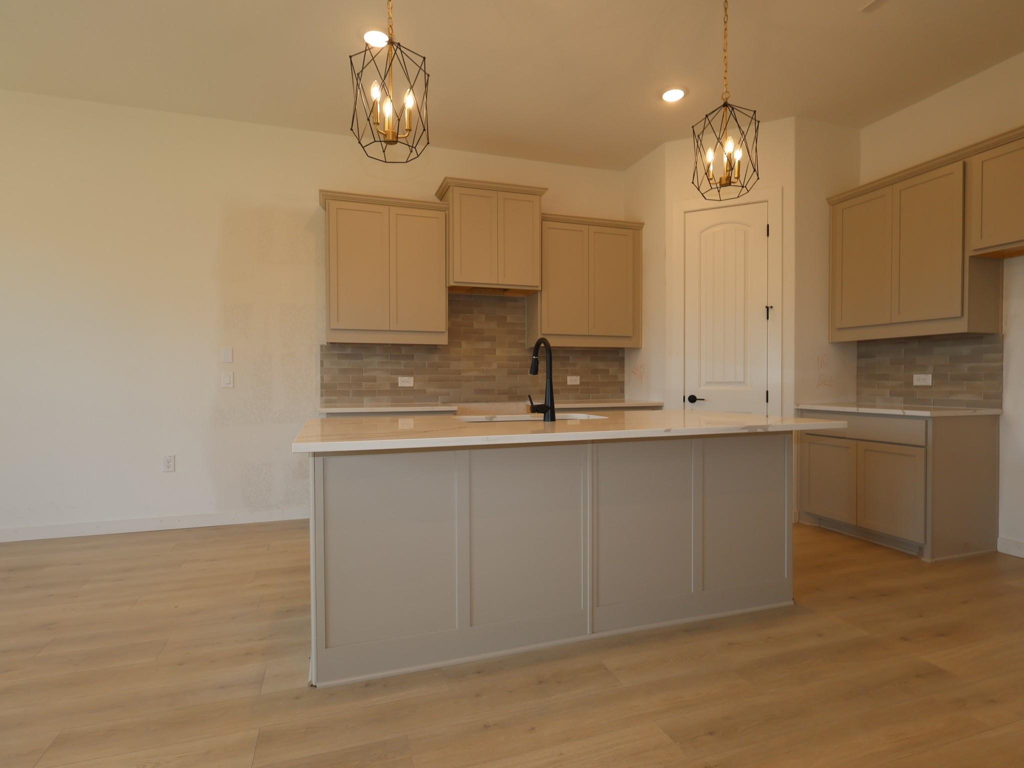 124 Leland Ave Property Photo 4