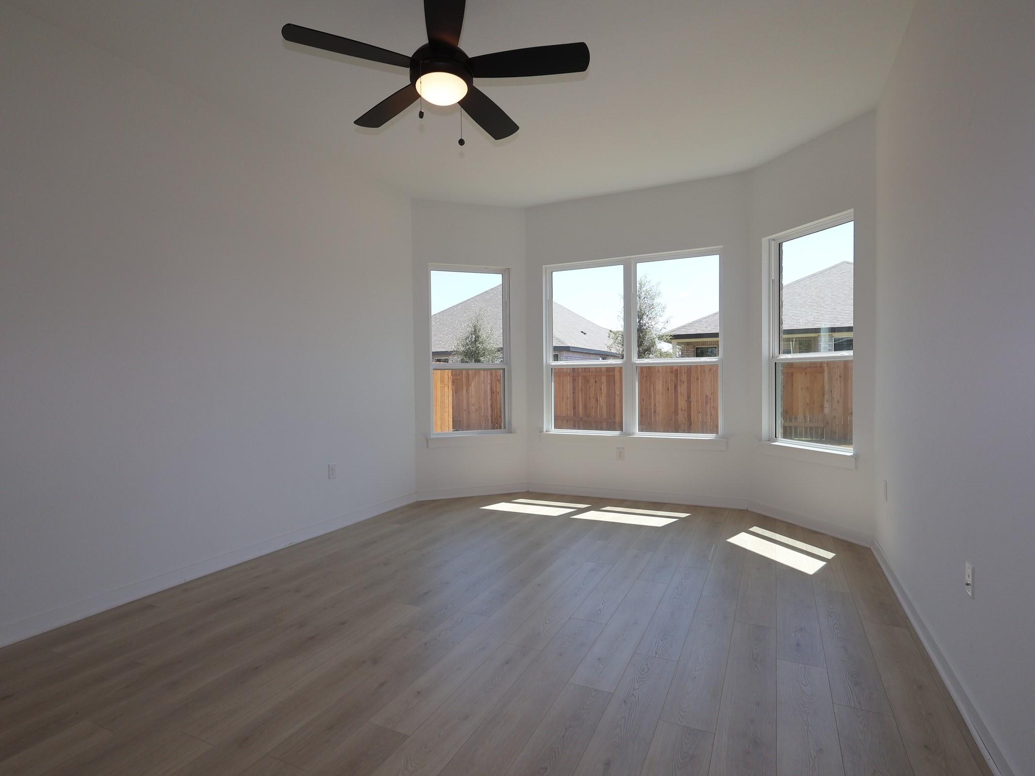 124 Leland Ave Property Photo 11