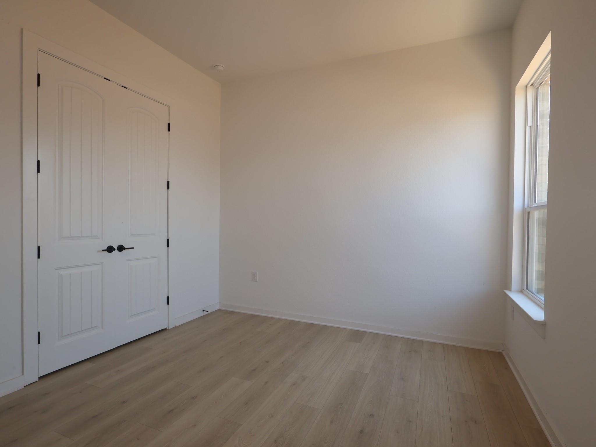 124 Leland Ave Property Photo 13