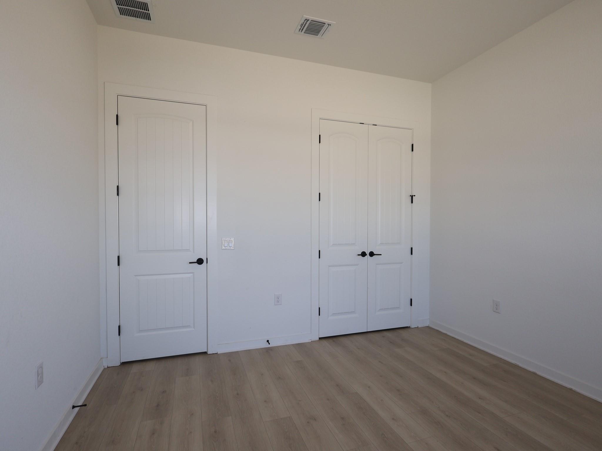 124 Leland Ave Property Photo 14