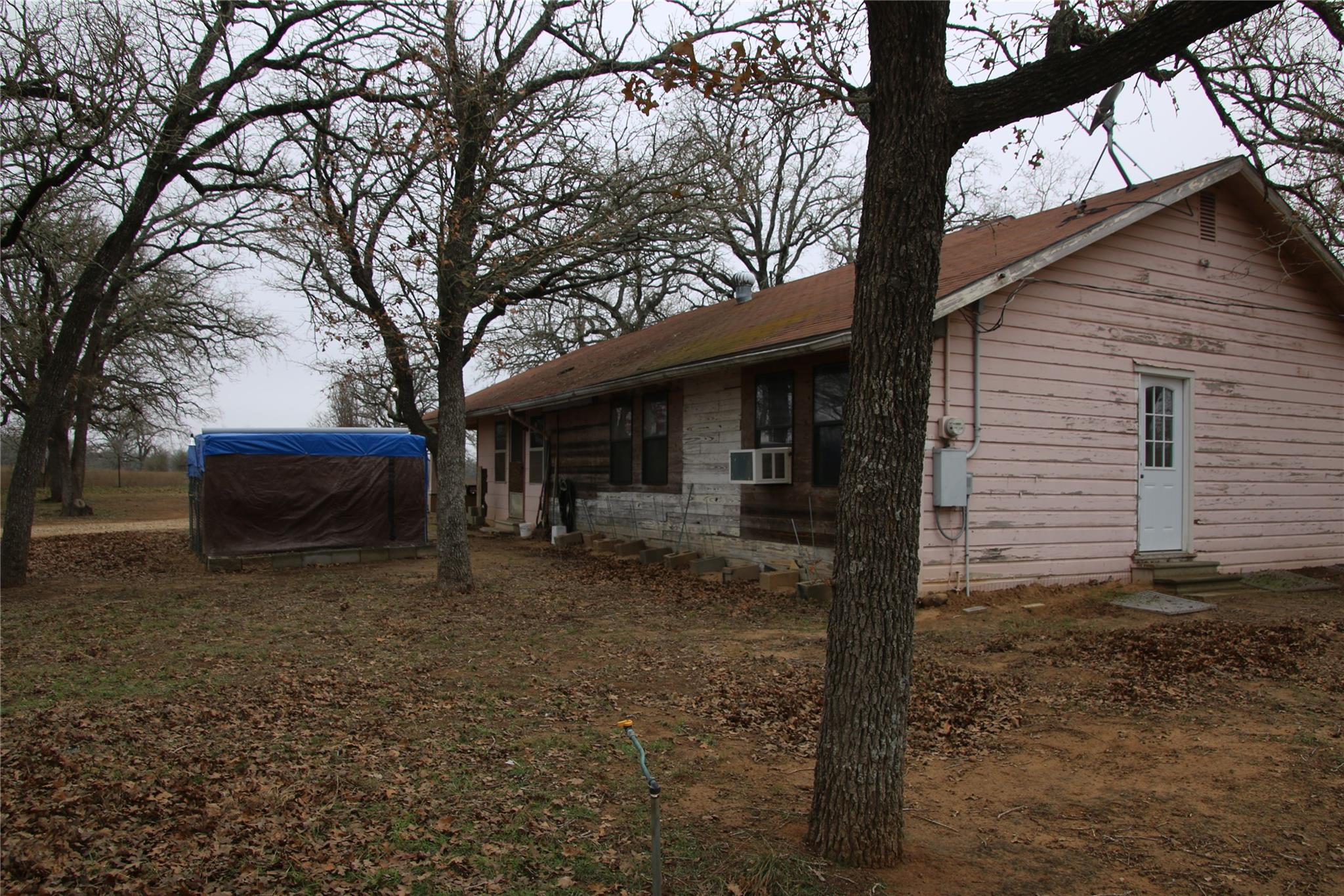 418 County Road 458a Property Photo 3
