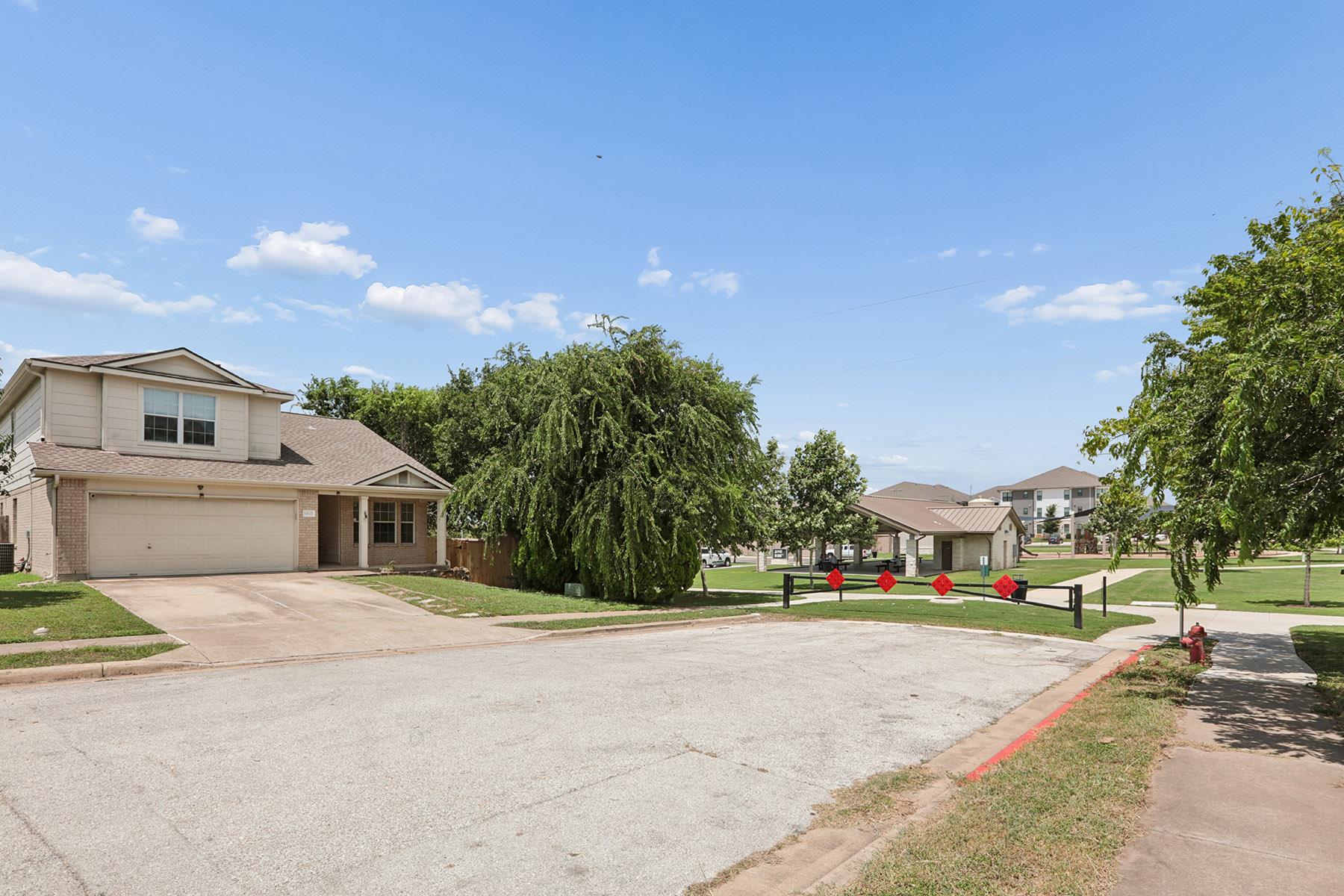 14621 Lantern Dr Property Photo 33