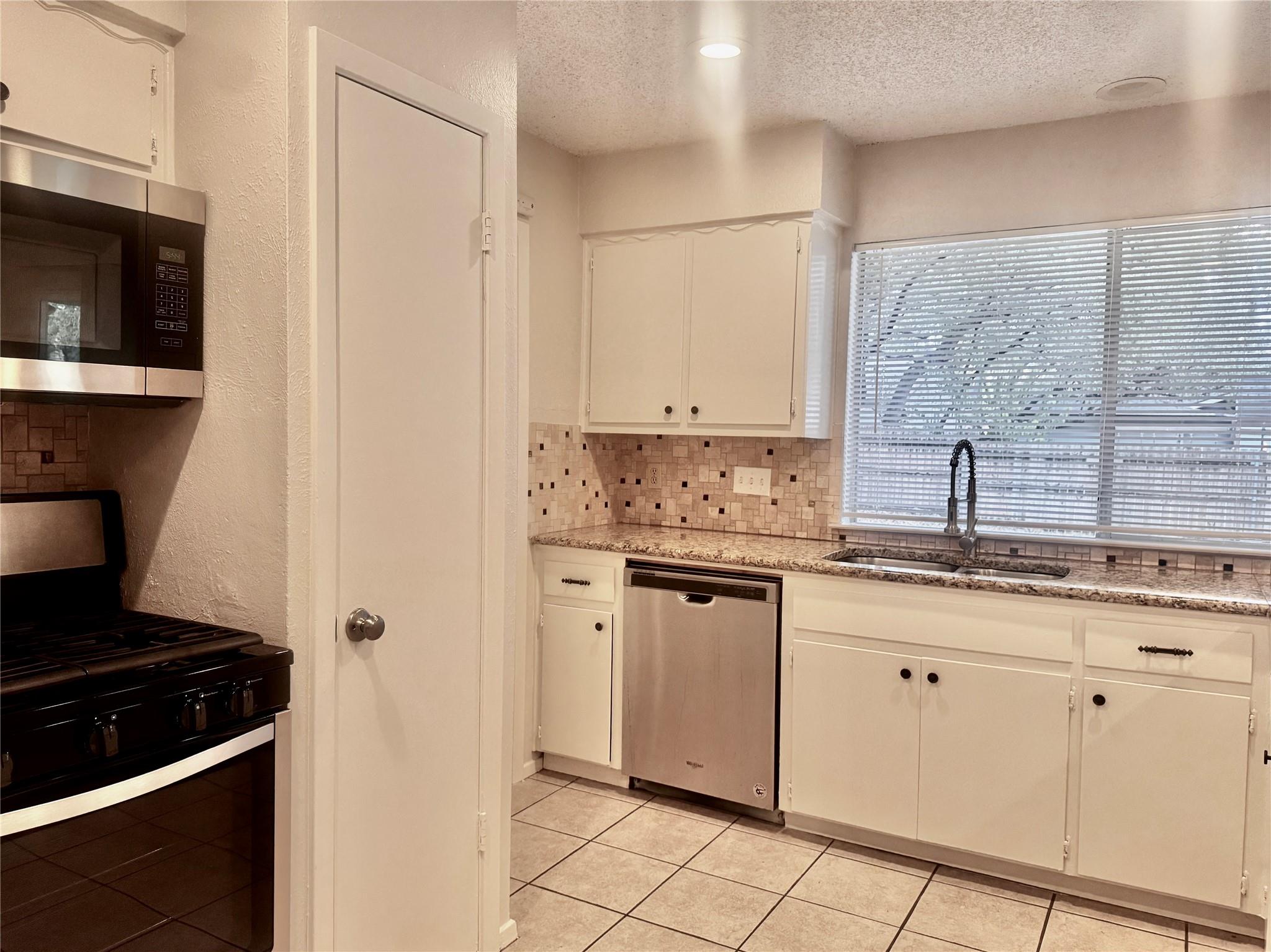 12001 Ladrido Ln Property Photo 12
