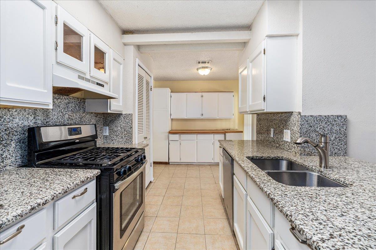 5230 Langwood Dr Property Photo 10