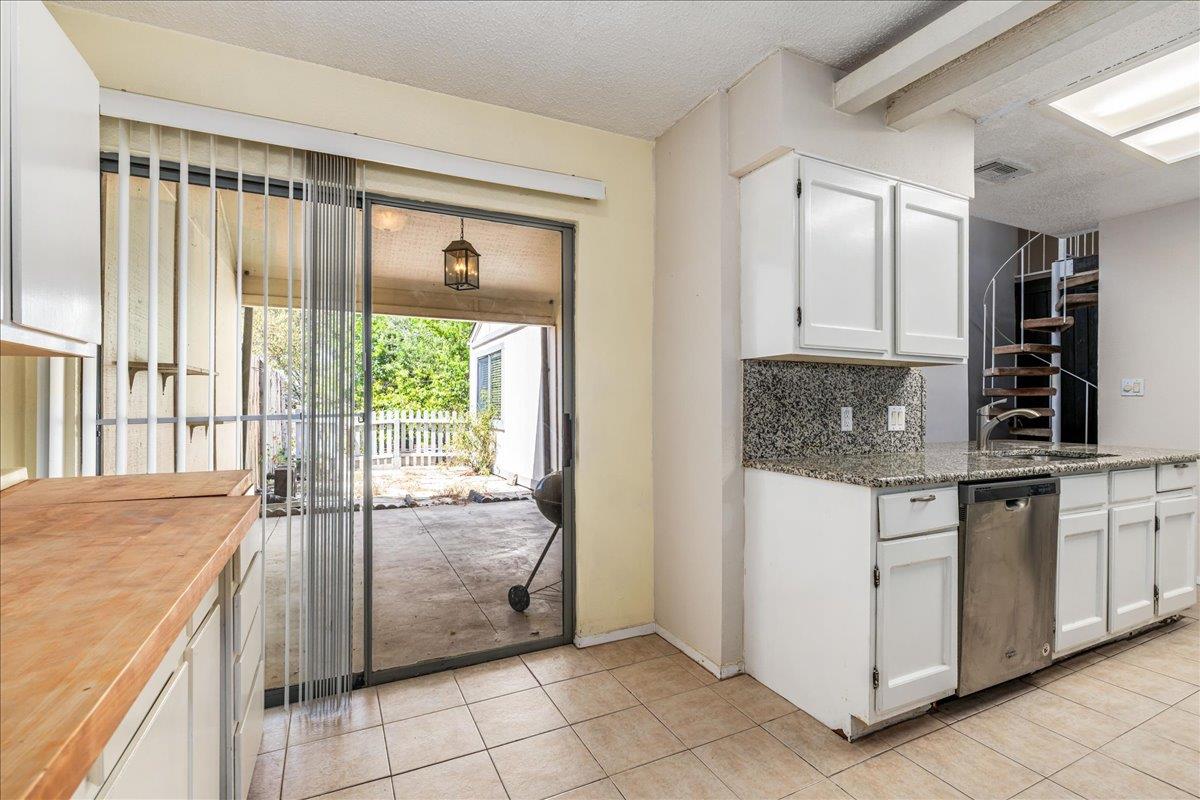 5230 Langwood Dr Property Photo 12