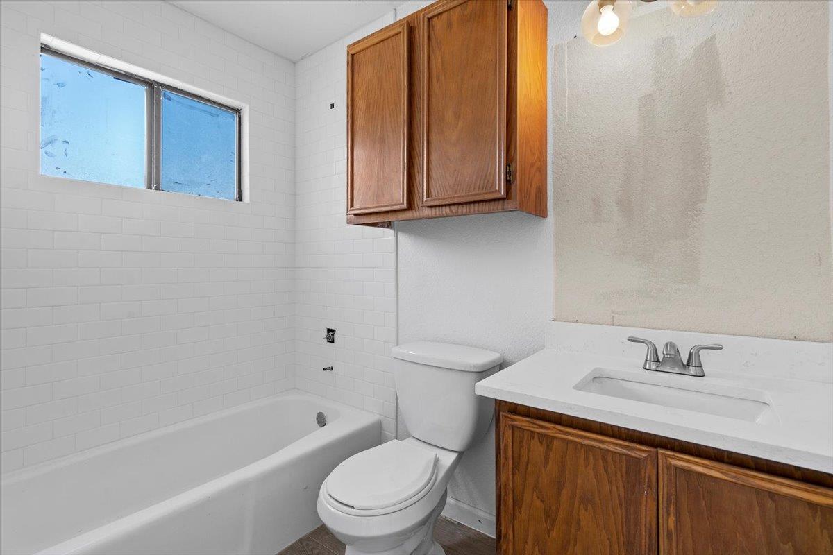 1312 Zephyr Ln Property Photo 15
