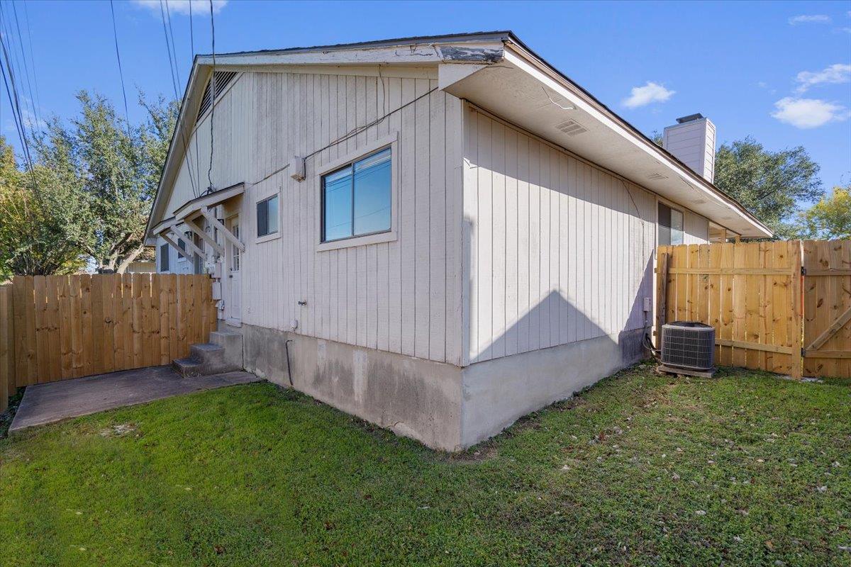 1312 Zephyr Ln Property Photo 19