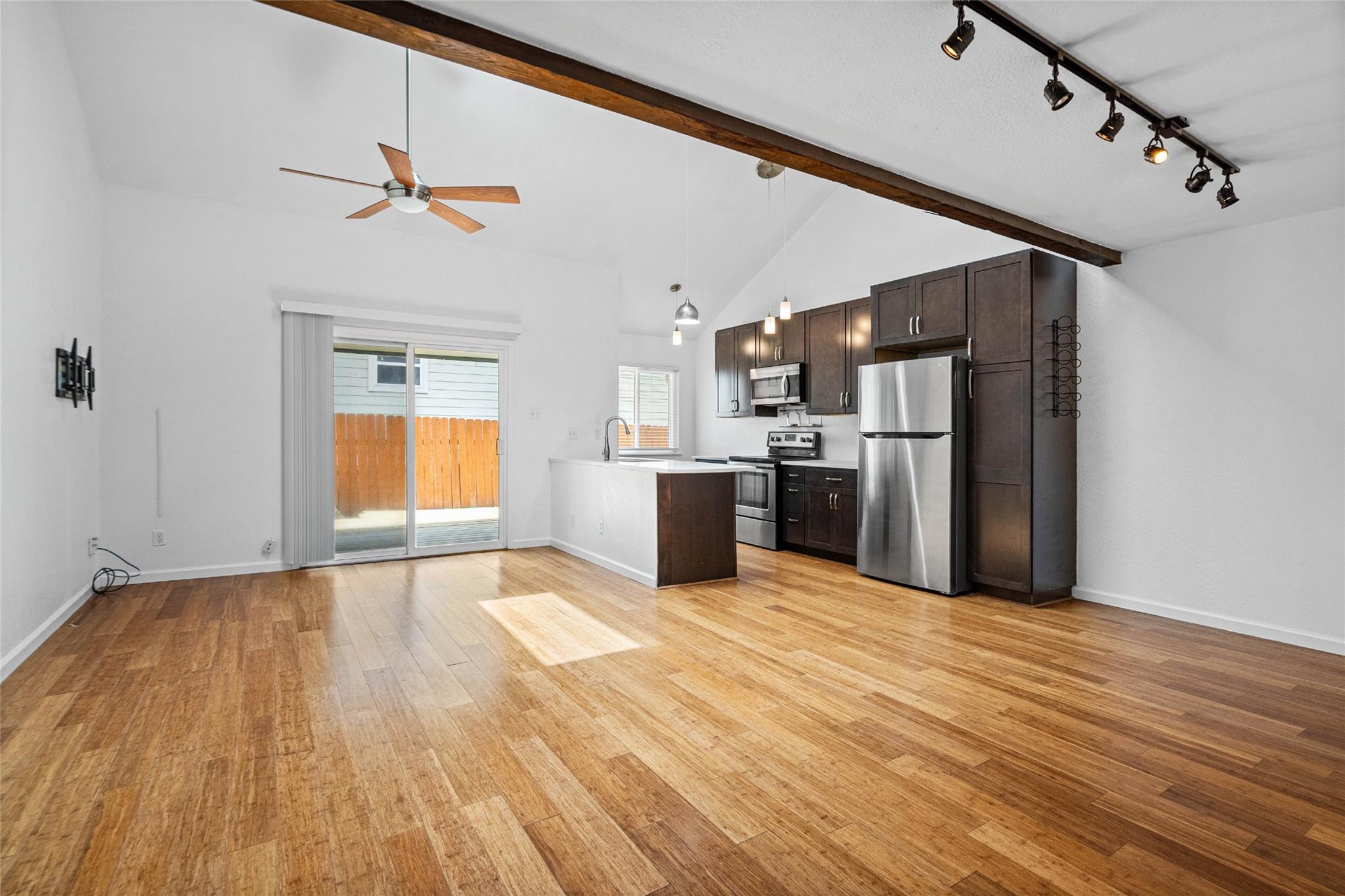 1504 Bridgeway Dr #b Property Photo 4