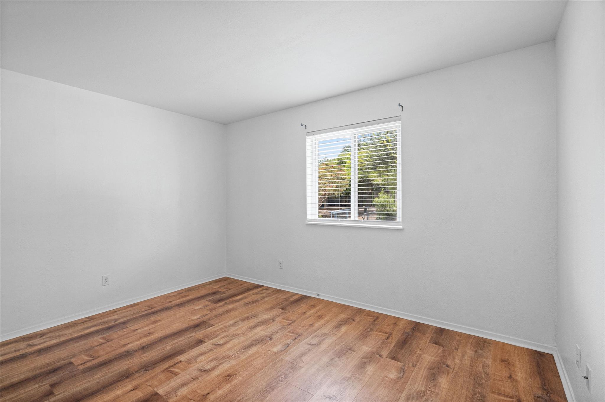 1504 Bridgeway Dr #b Property Photo 12