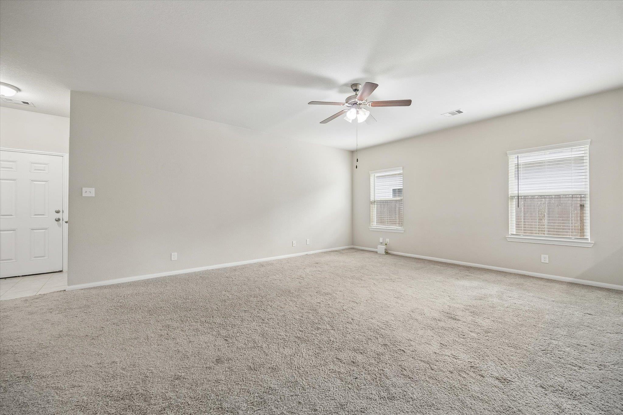 4907 Fairwater Ct Property Photo 7