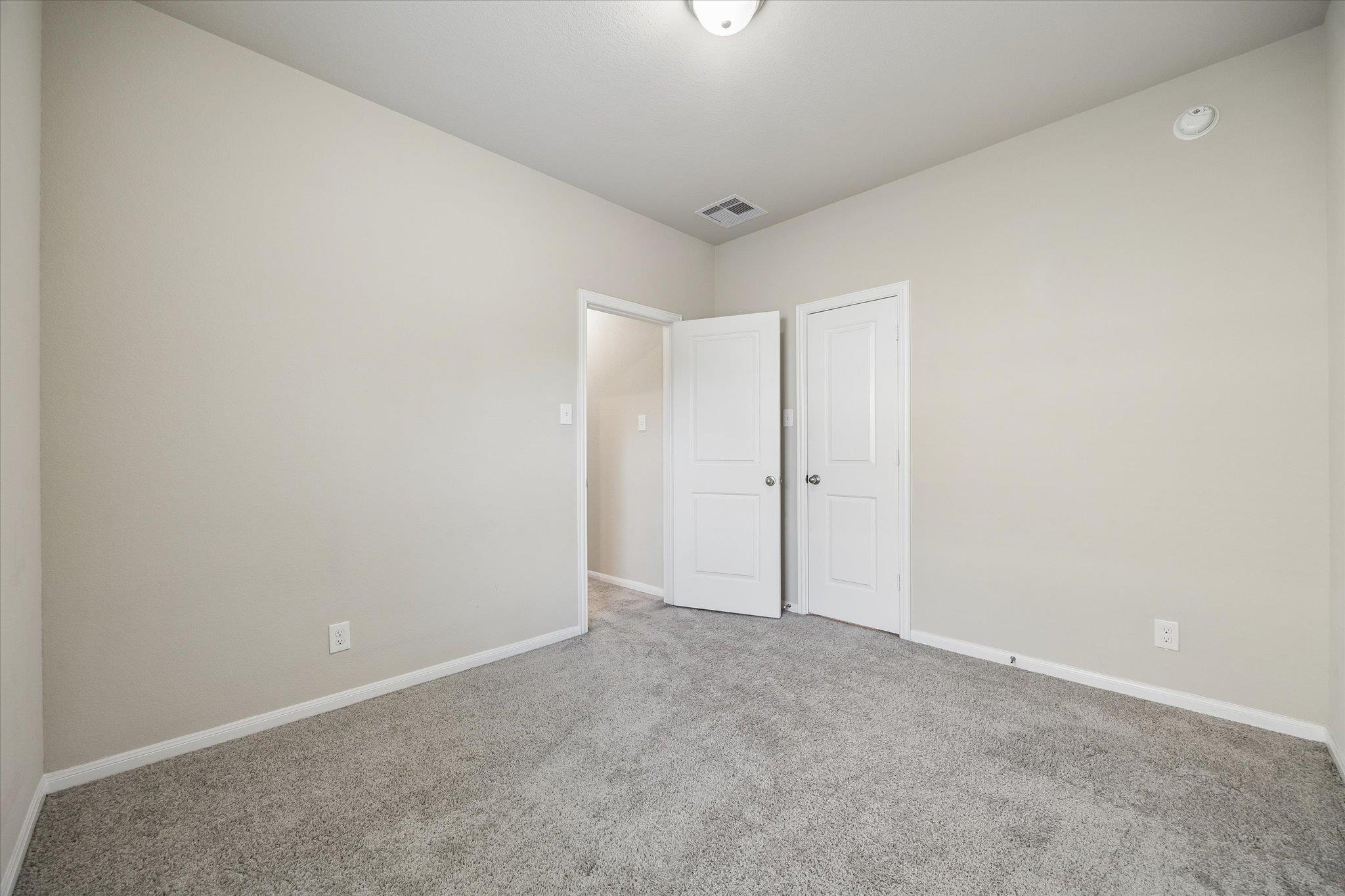 4907 Fairwater Ct Property Photo 24