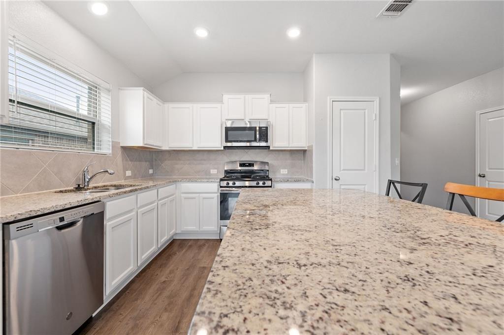 7405 Spring Ray Dr Property Photo 4