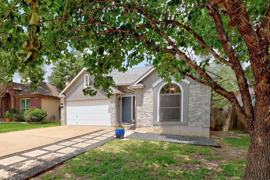 1205 Forest Oaks Path Property Photo 2