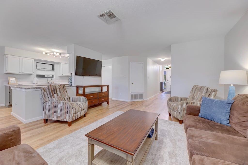 1205 Forest Oaks Path Property Photo 5