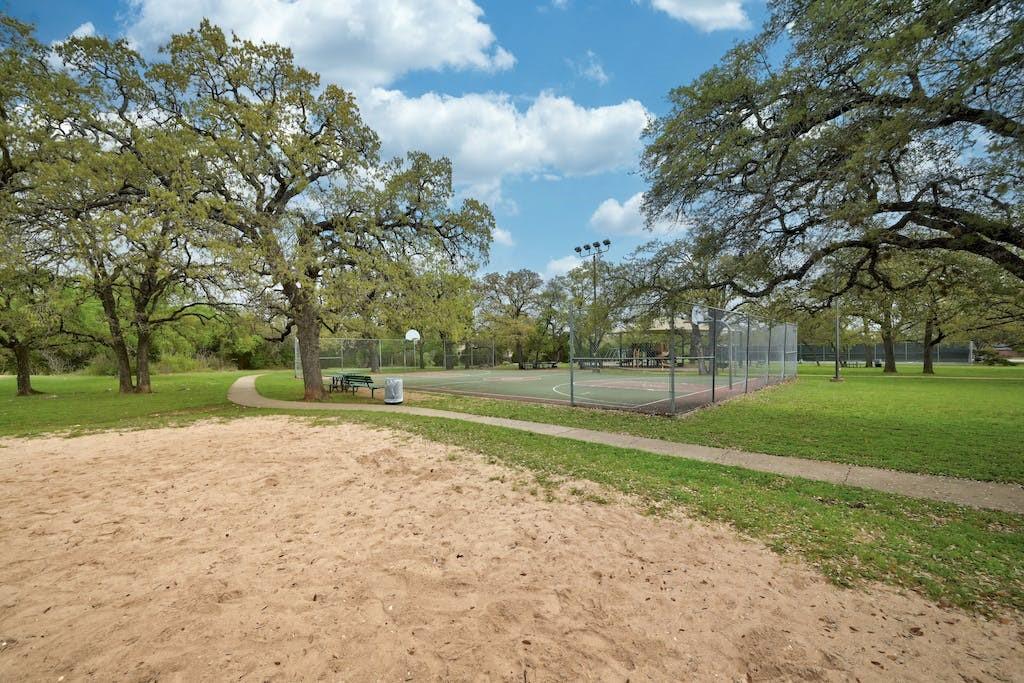 1205 Forest Oaks Path Property Photo 31
