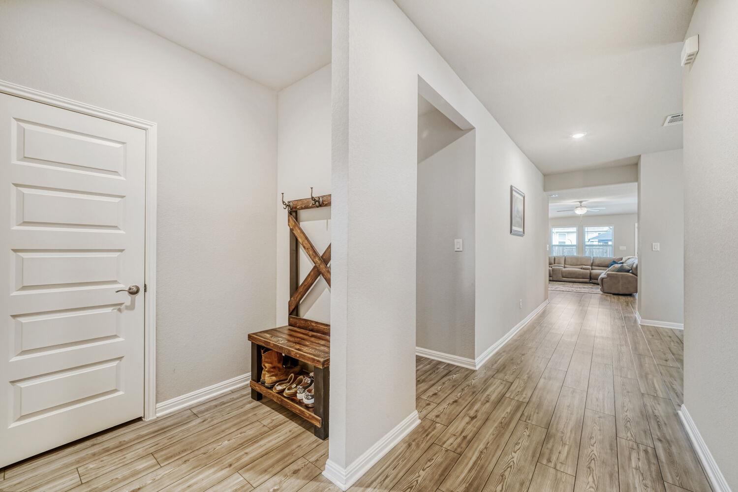 10505 Mager Ln Property Photo 2