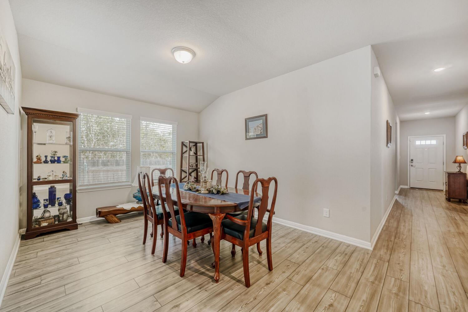 10505 Mager Ln Property Photo 7