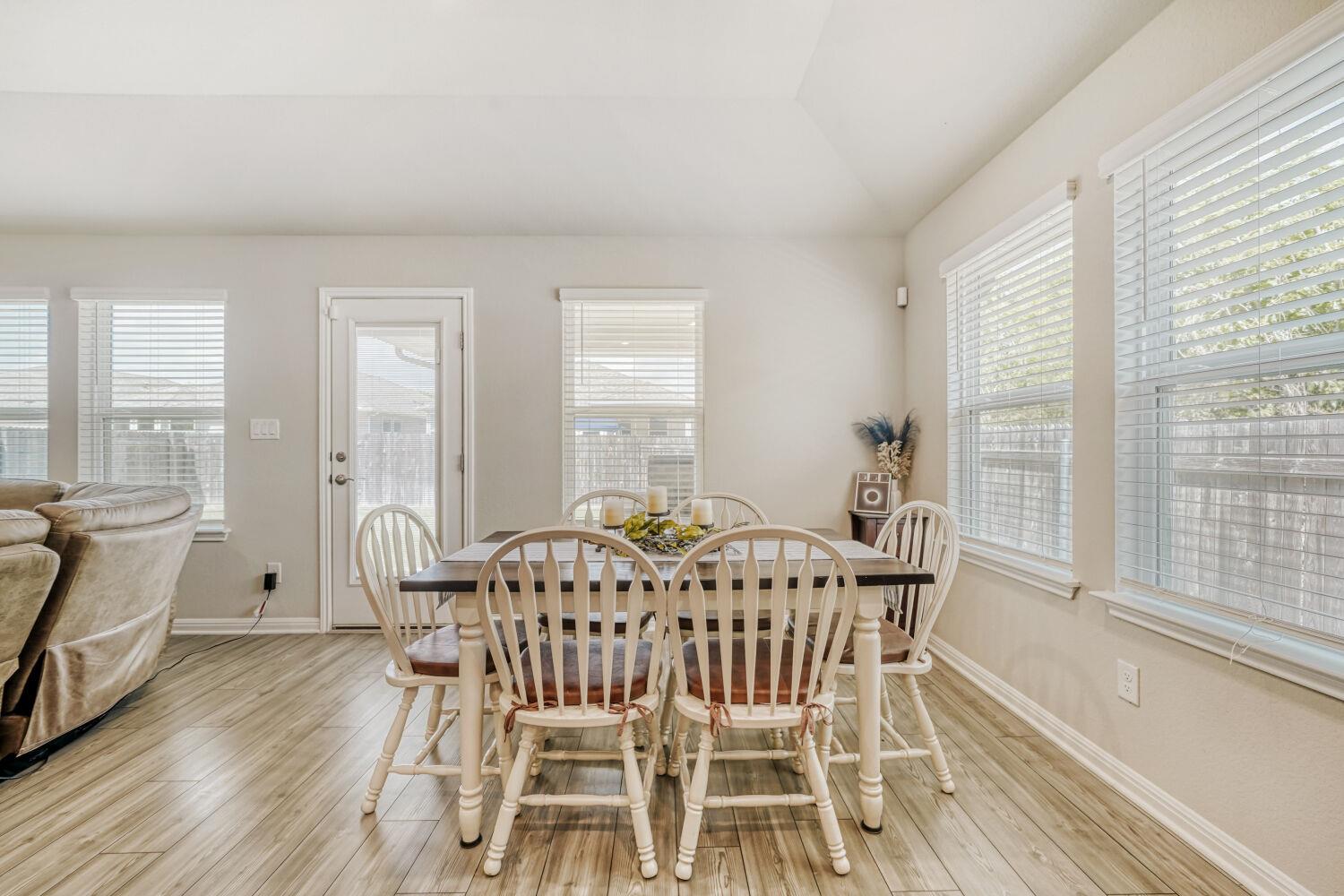 10505 Mager Ln Property Photo 8