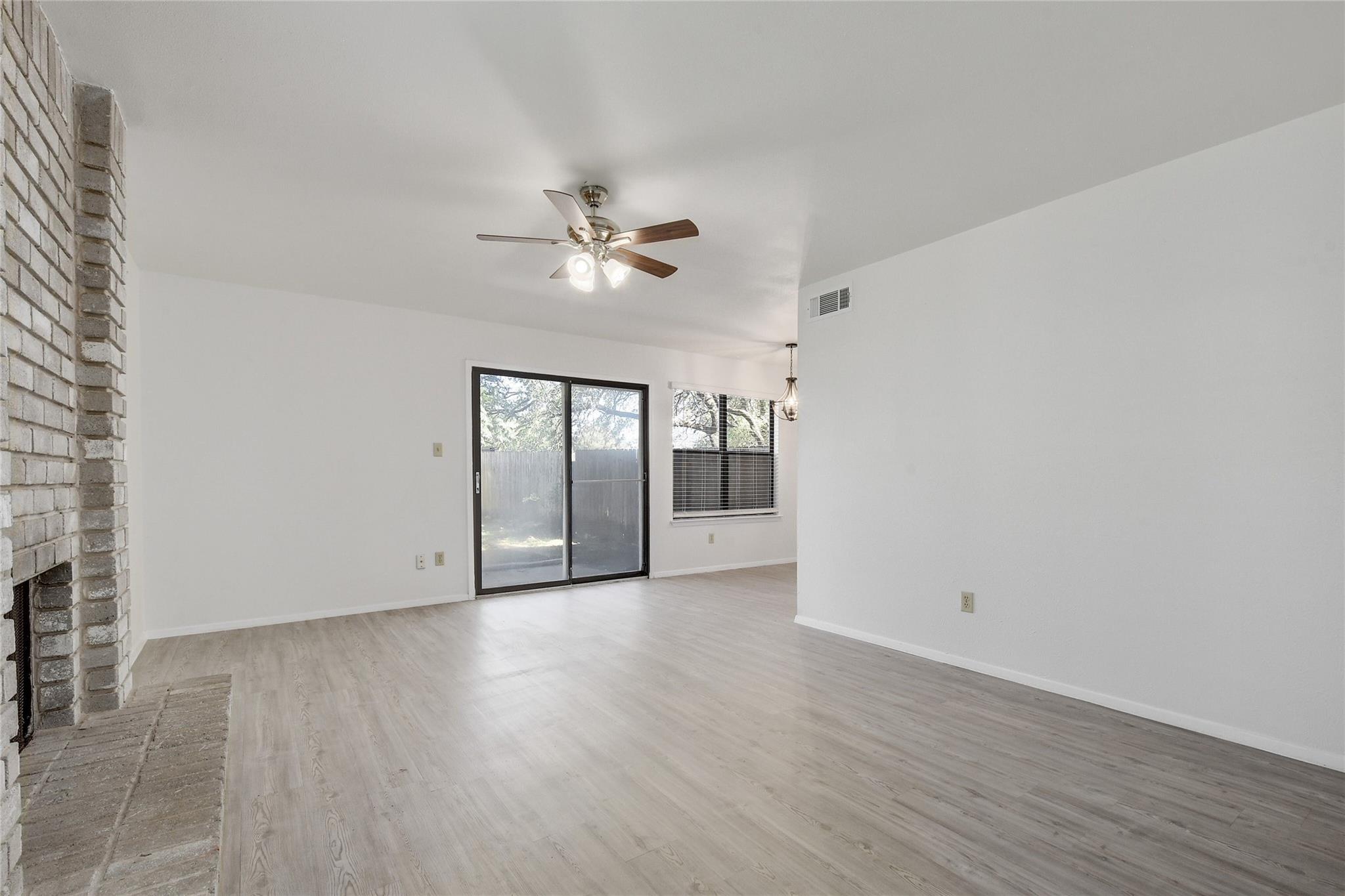 9024 Sawtooth Ln B Property Photo 5