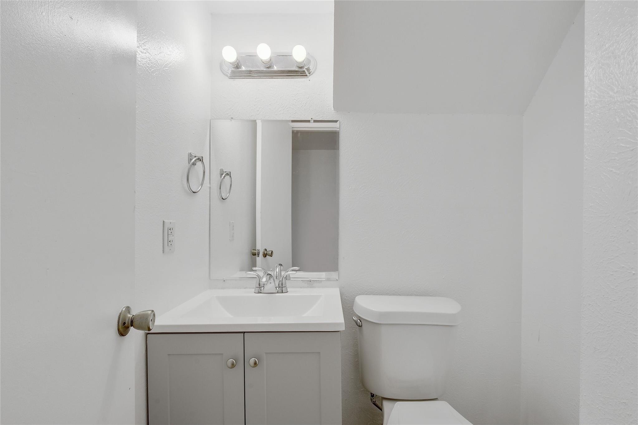 9024 Sawtooth Ln B Property Photo 15