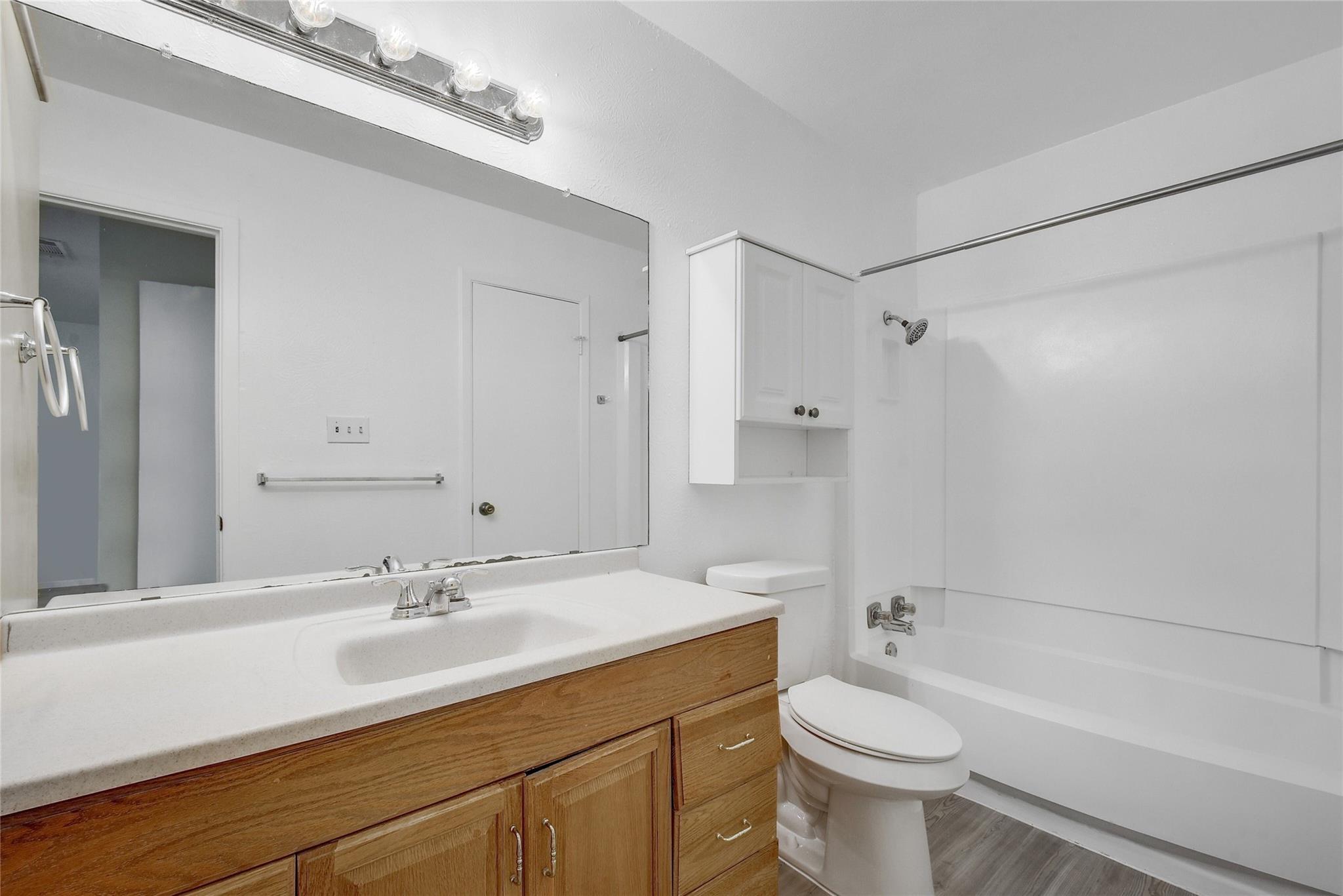 9024 Sawtooth Ln B Property Photo 20