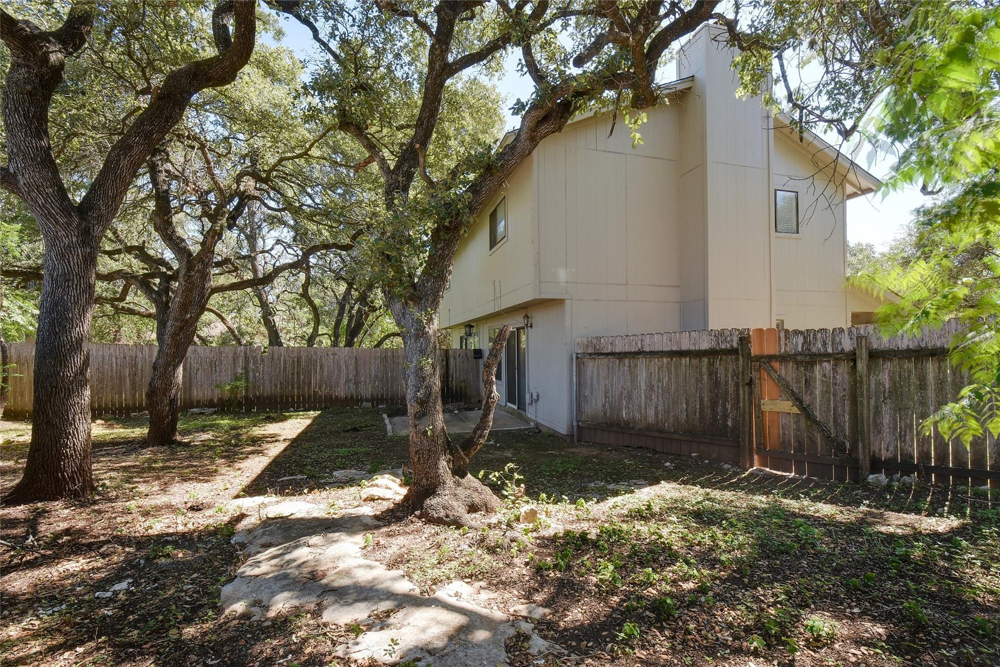 9024 Sawtooth Ln B Property Photo 26