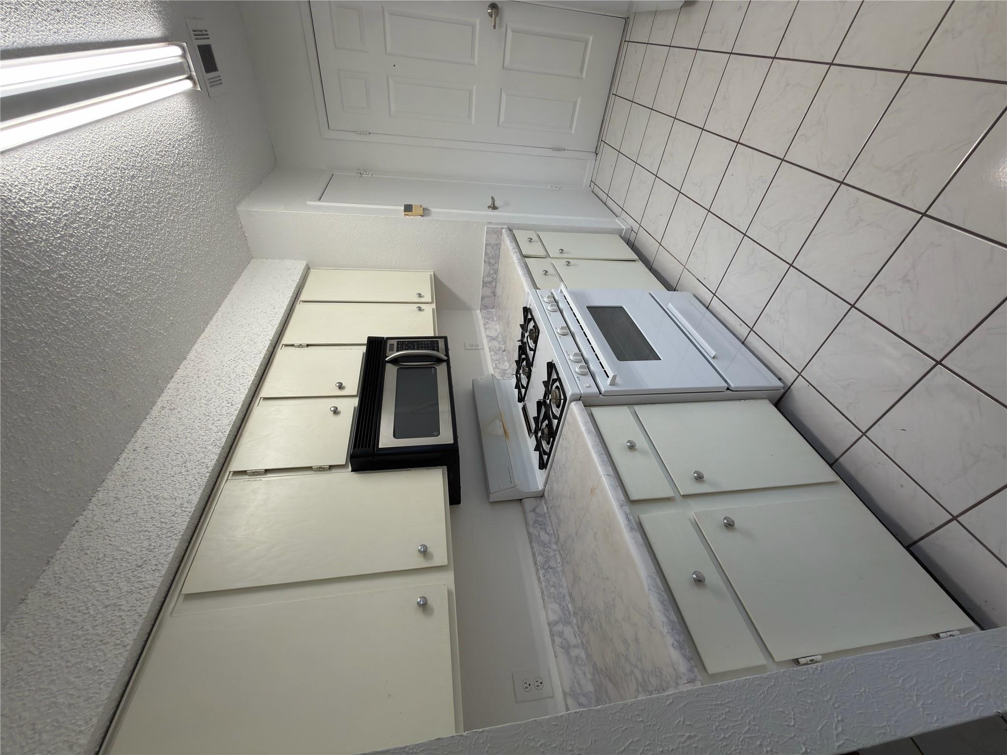 5601 Porsche Ln Property Photo 39