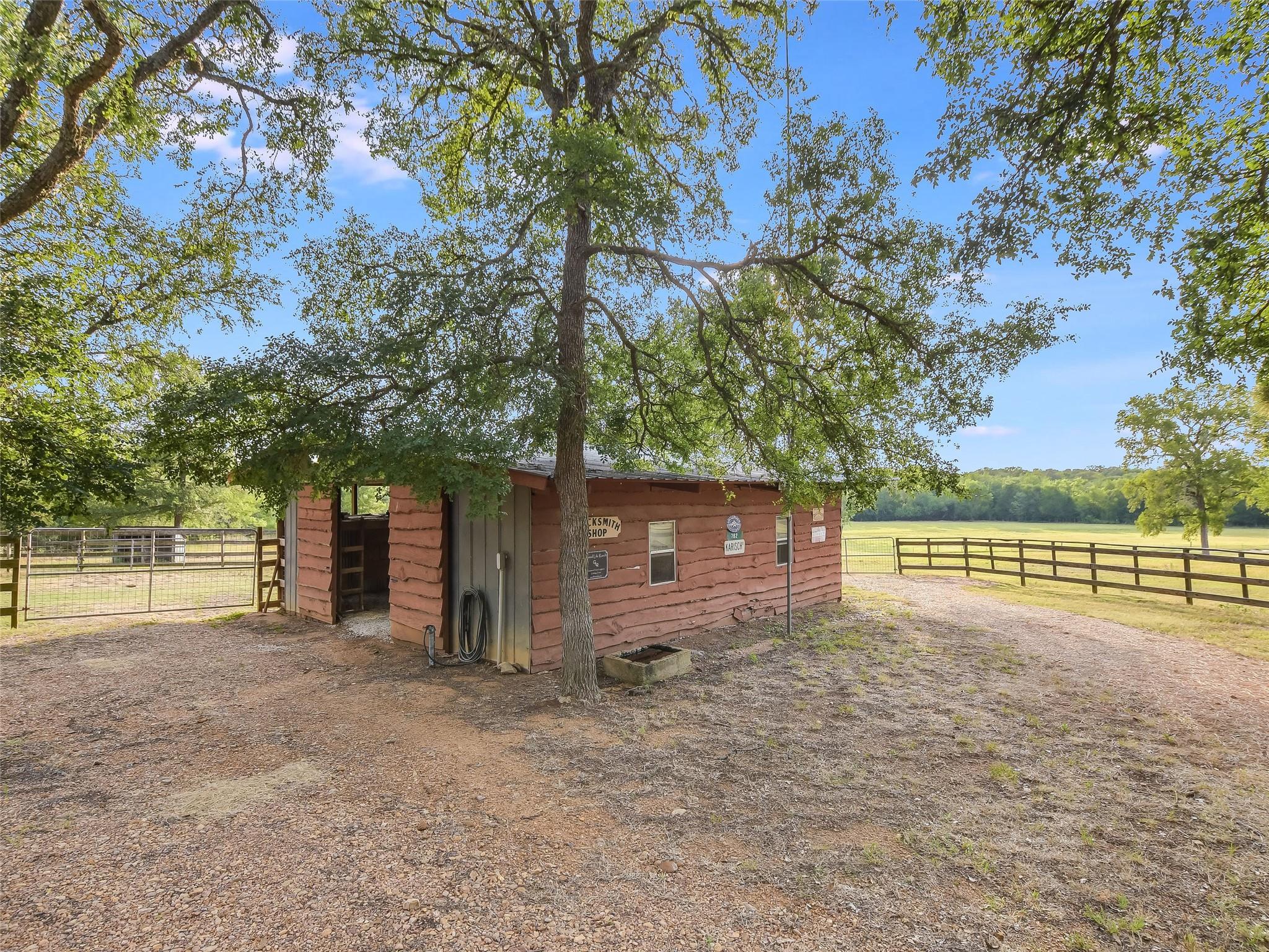 762 Karisch Rd Property Photo 28